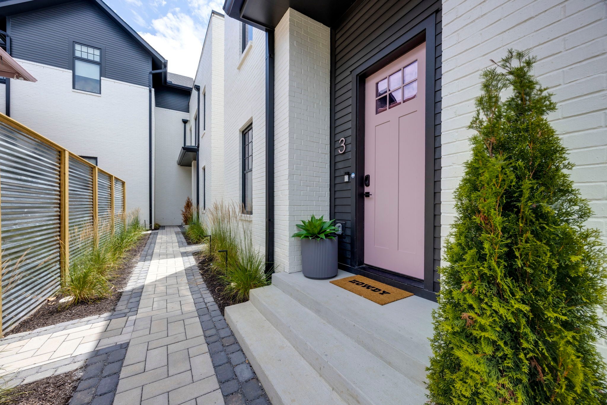 1501 16th Ave S 3