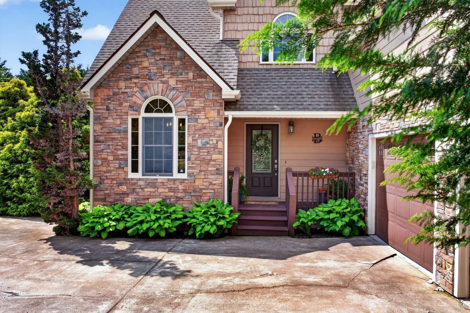100 Pond Overlook Ln