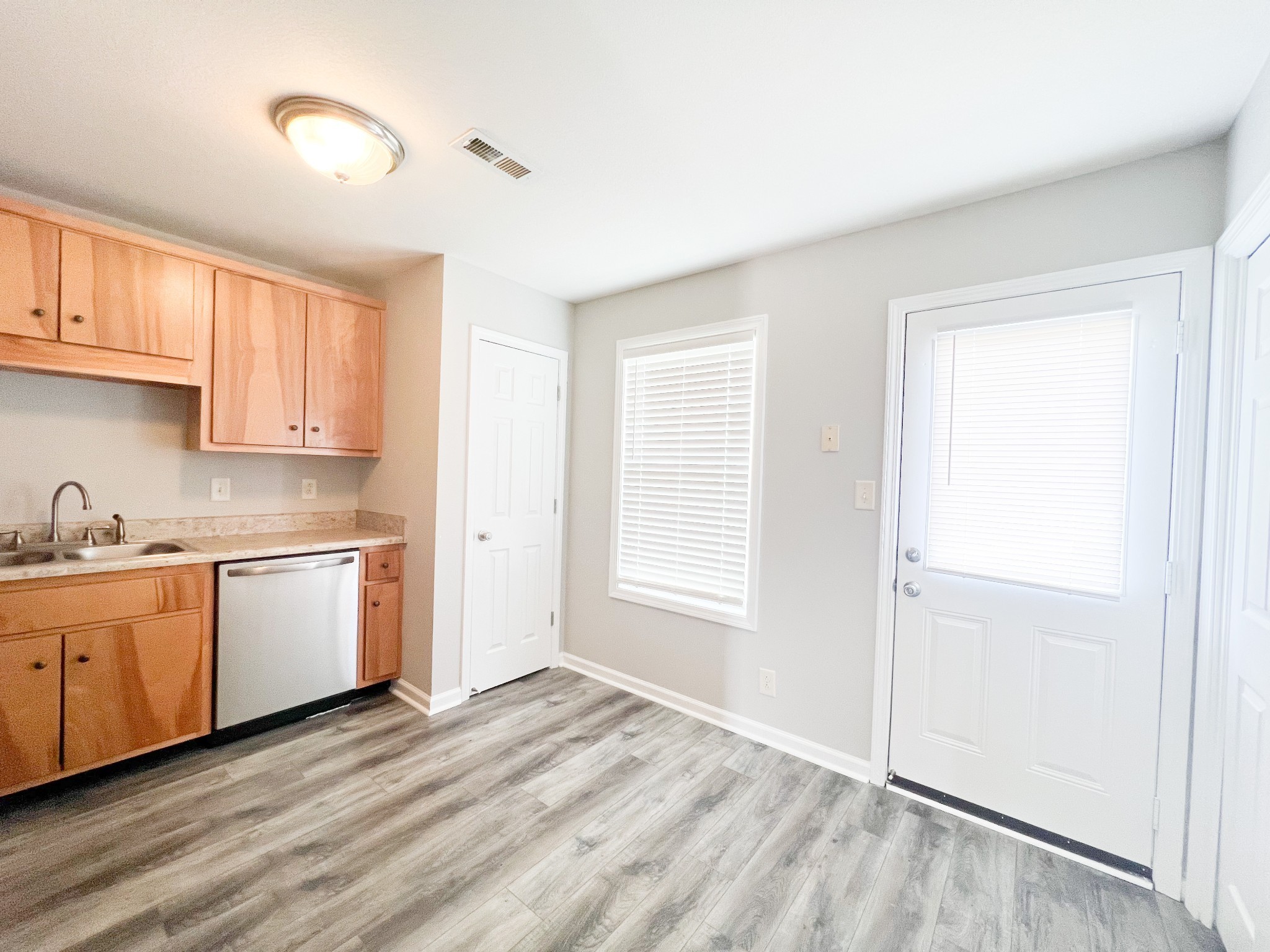 1042 W Creek Coyote Trl F