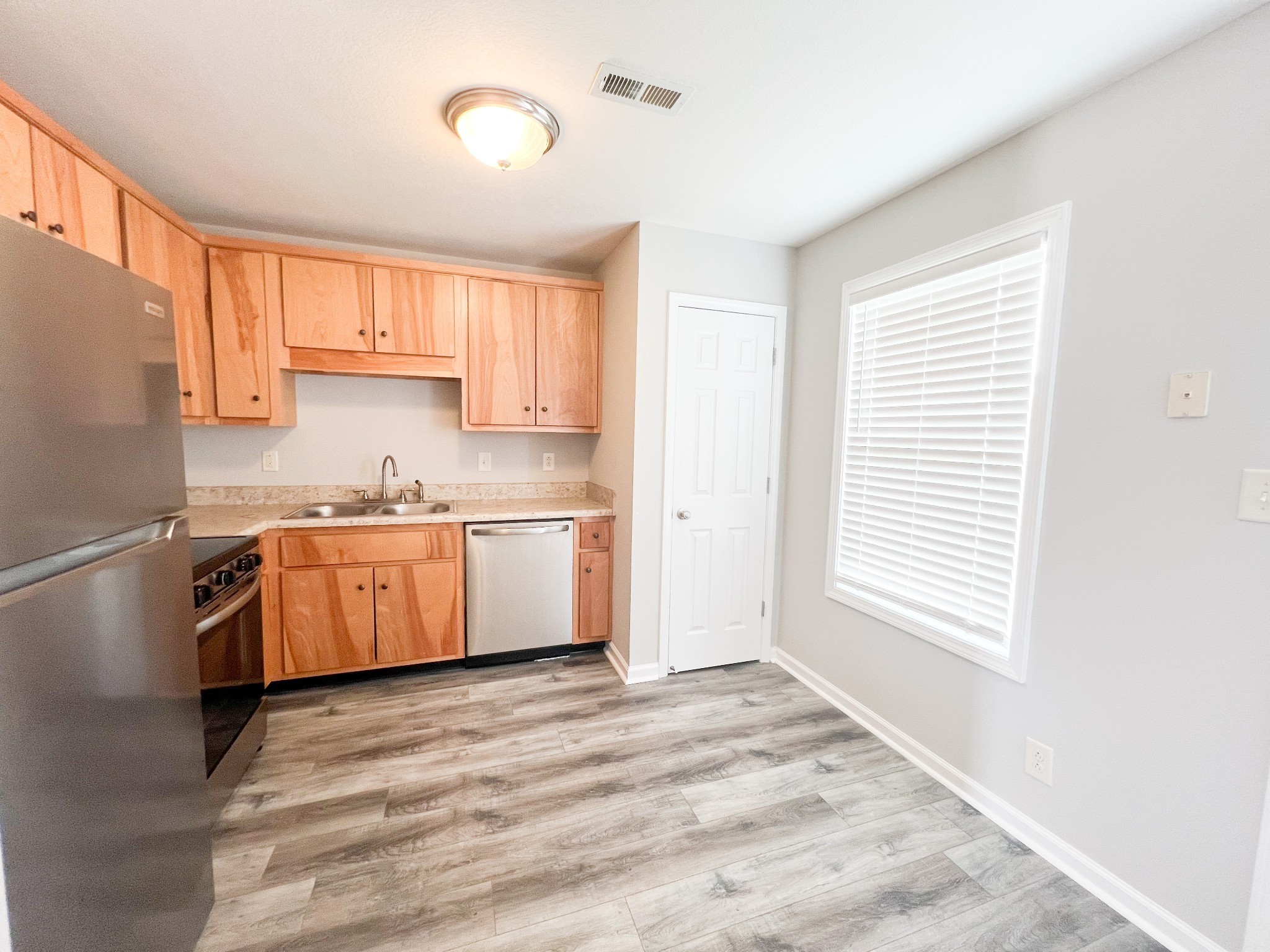 1042 W Creek Coyote Trl F