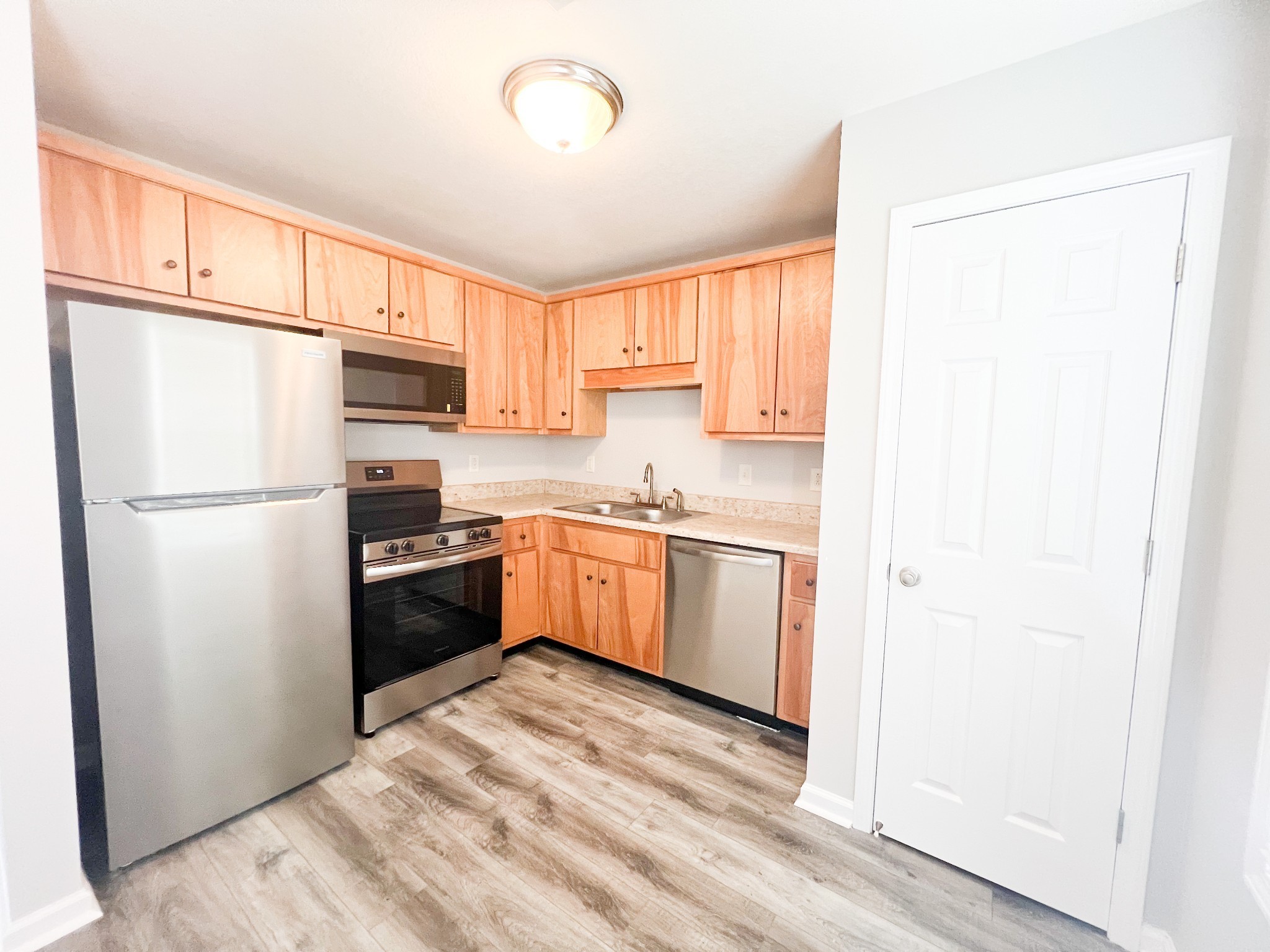 1042 W Creek Coyote Trl F