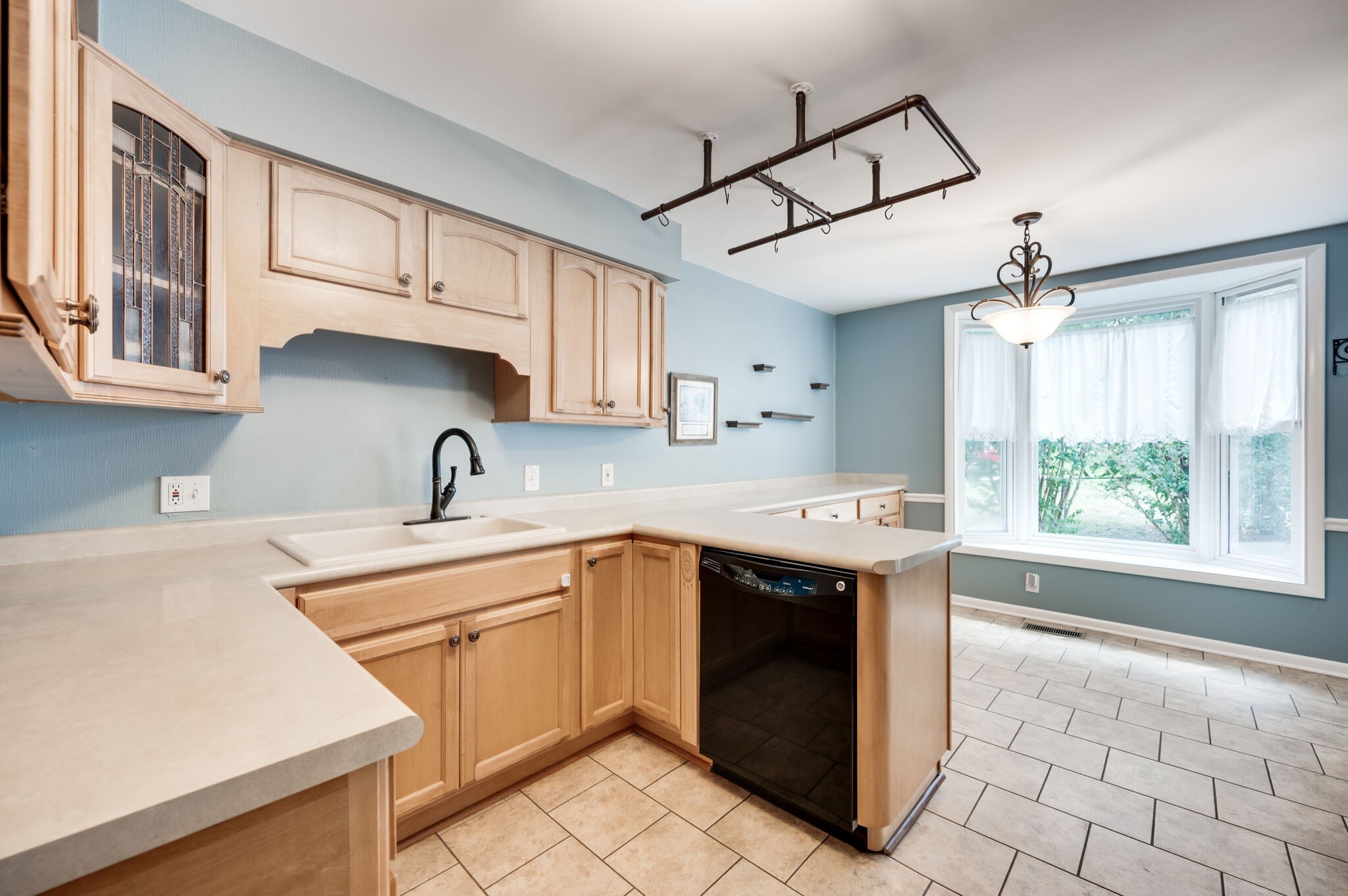 Nashville, Tennessee 37217, United States, 3 Bedrooms Bedrooms, ,2 BathroomsBathrooms,Residential,Pending,81603