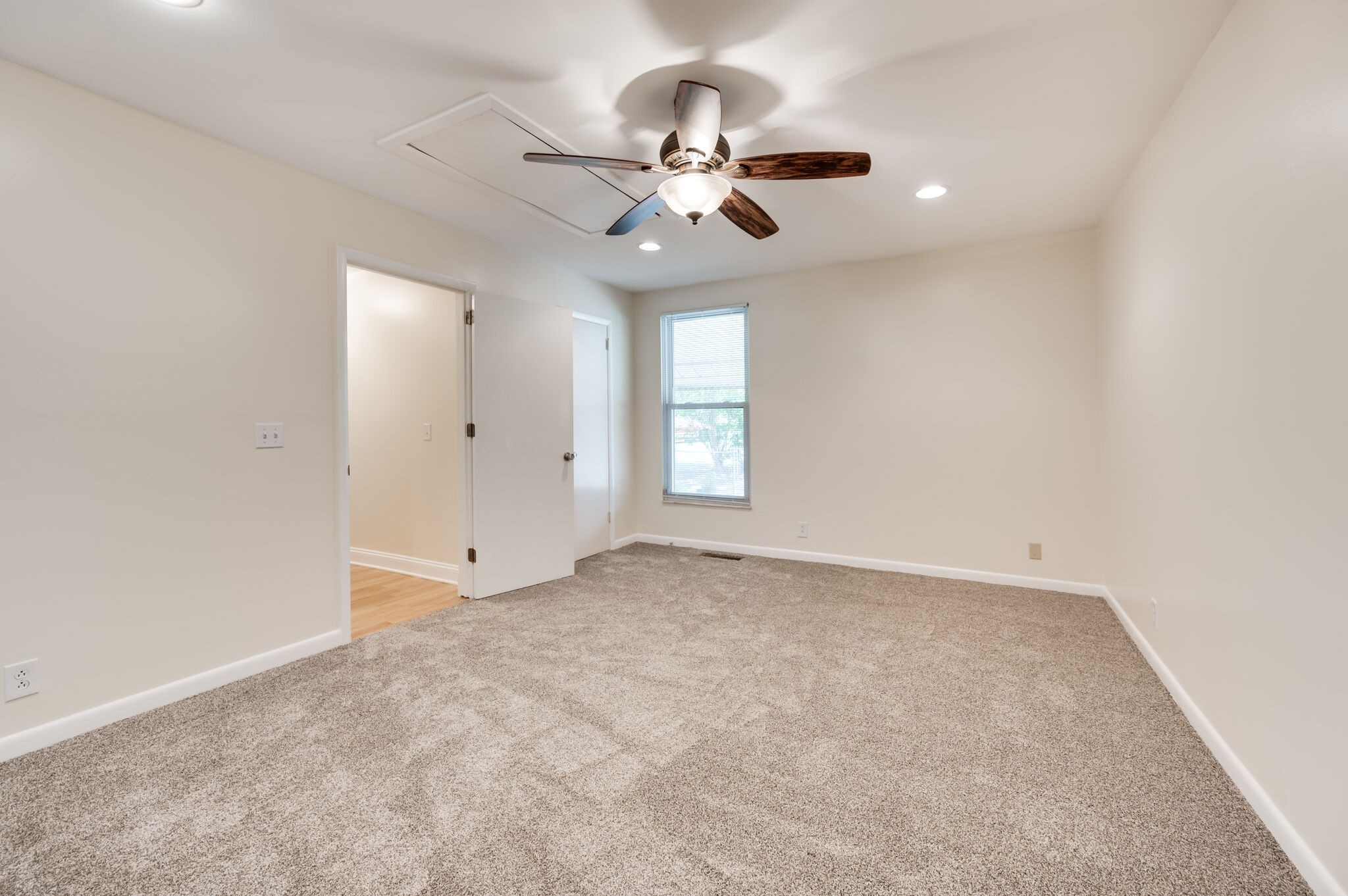 Nashville, Tennessee 37217, United States, 3 Bedrooms Bedrooms, ,2 BathroomsBathrooms,Residential,Pending,81603