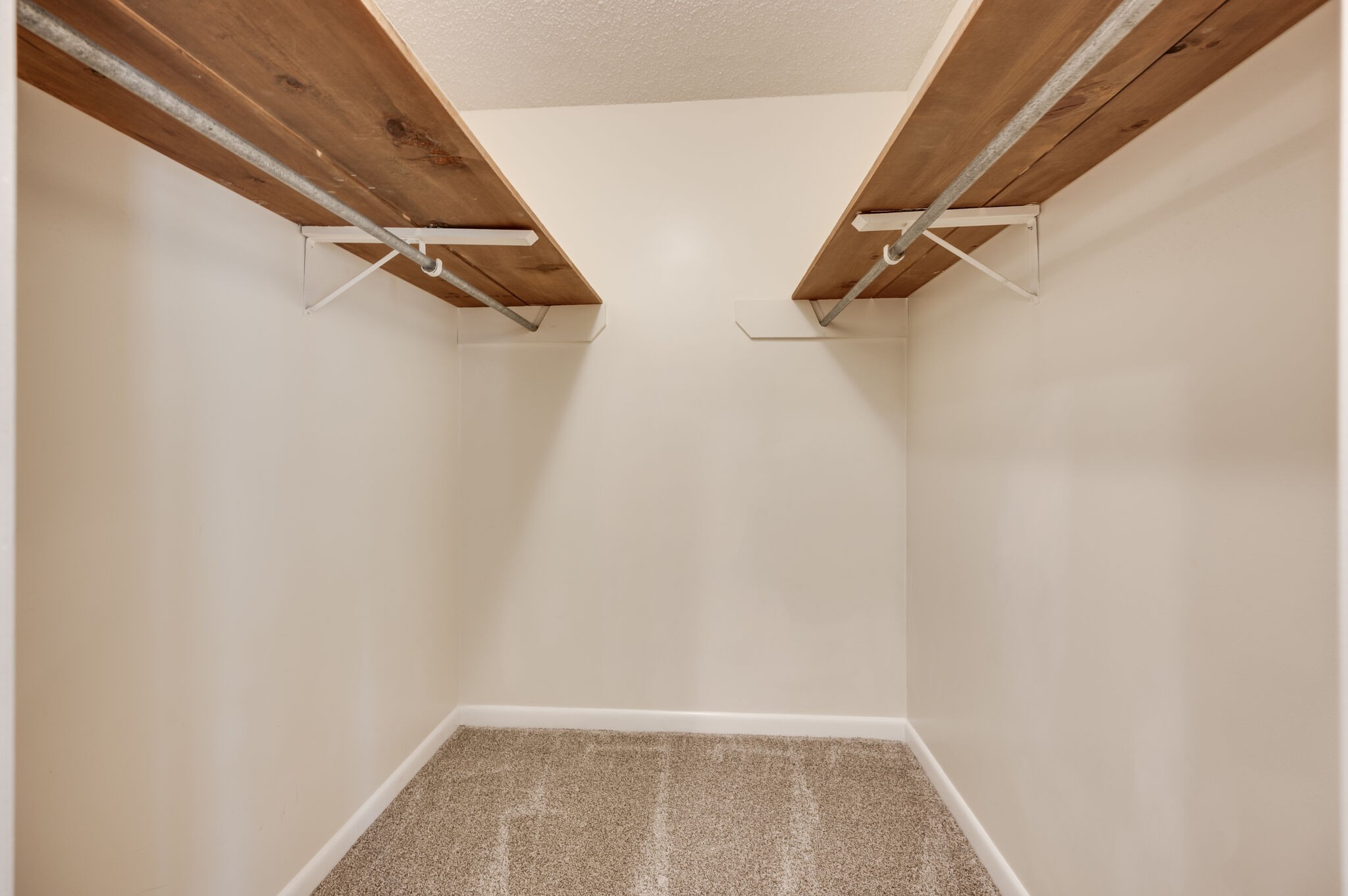 Nashville, Tennessee 37217, United States, 3 Bedrooms Bedrooms, ,2 BathroomsBathrooms,Residential,Pending,81603