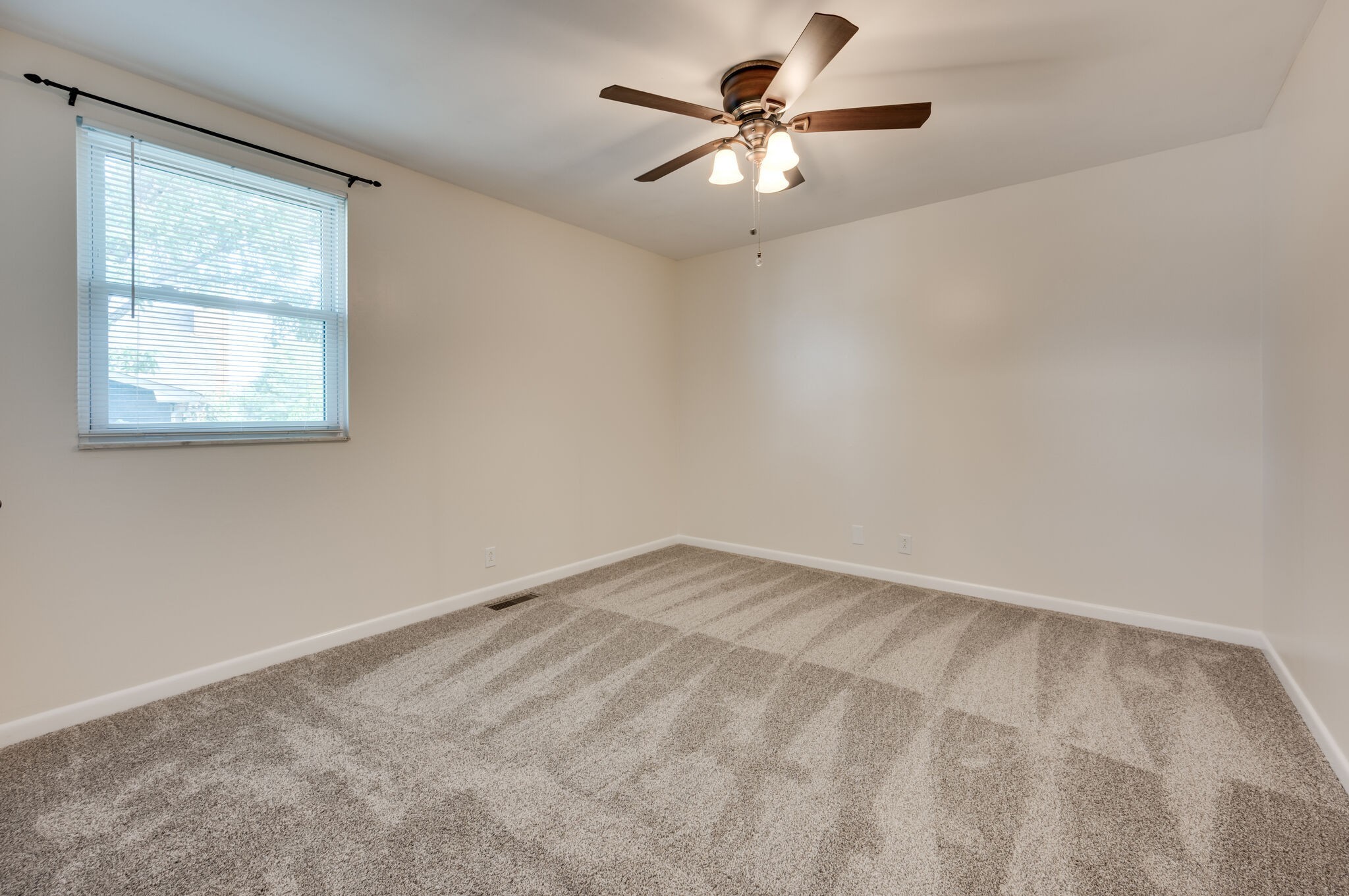 Nashville, Tennessee 37217, United States, 3 Bedrooms Bedrooms, ,2 BathroomsBathrooms,Residential,Pending,81603