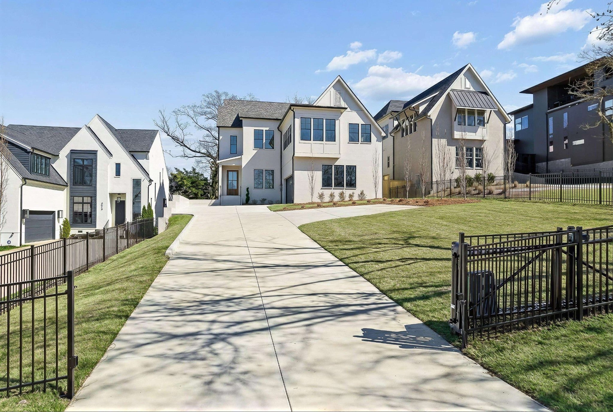 3420A Golf Club Ln