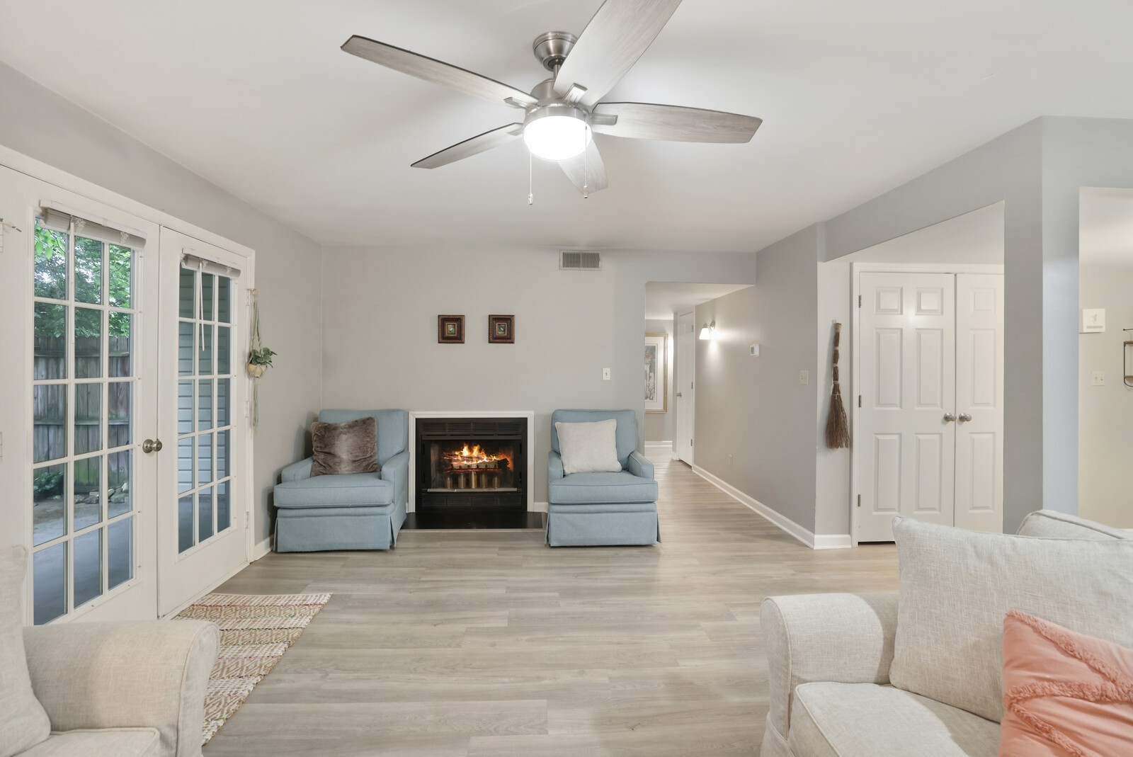 2433 Kennedy Ct 2433