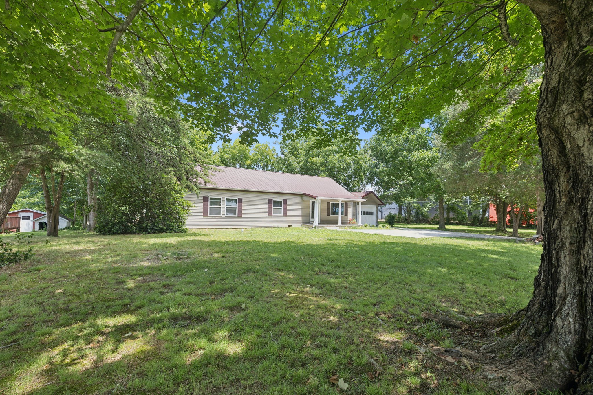 631 W Maple St