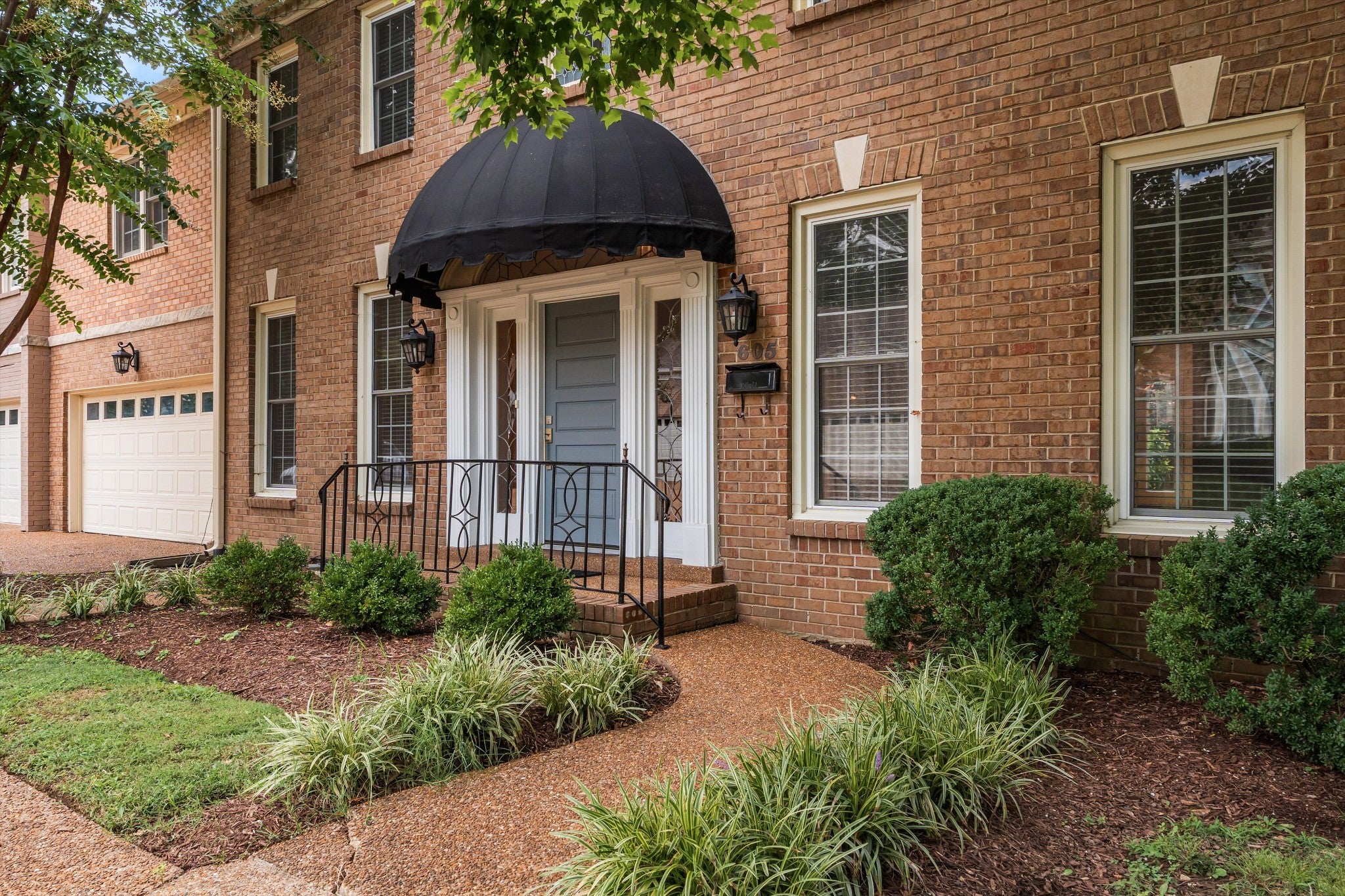 5-bed listing at 605 Linden Sq, Nashville