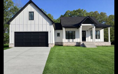 Photo of 1064 Mulberry St, Burns, TN 37029 (MLS # 3181514)