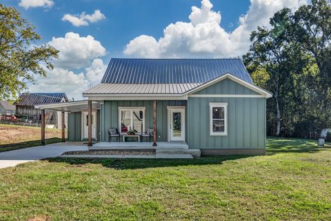 126 McAlister Rd Fayetteville TN 37334