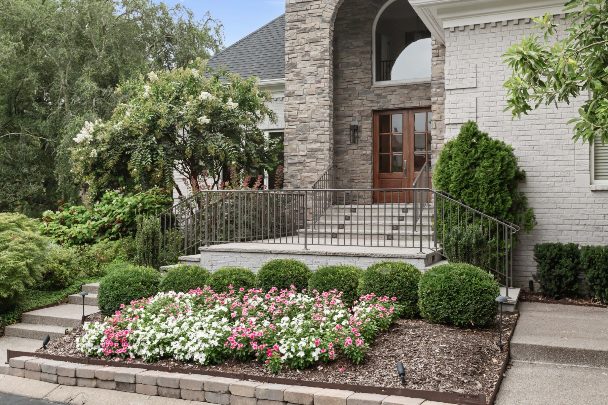 5-bed listing at 1 Warwick Ln, Nashville