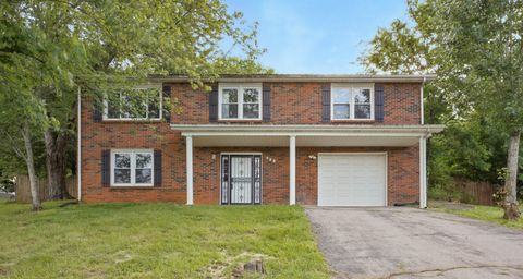 902 Dominion Dr Clarksville TN 37042