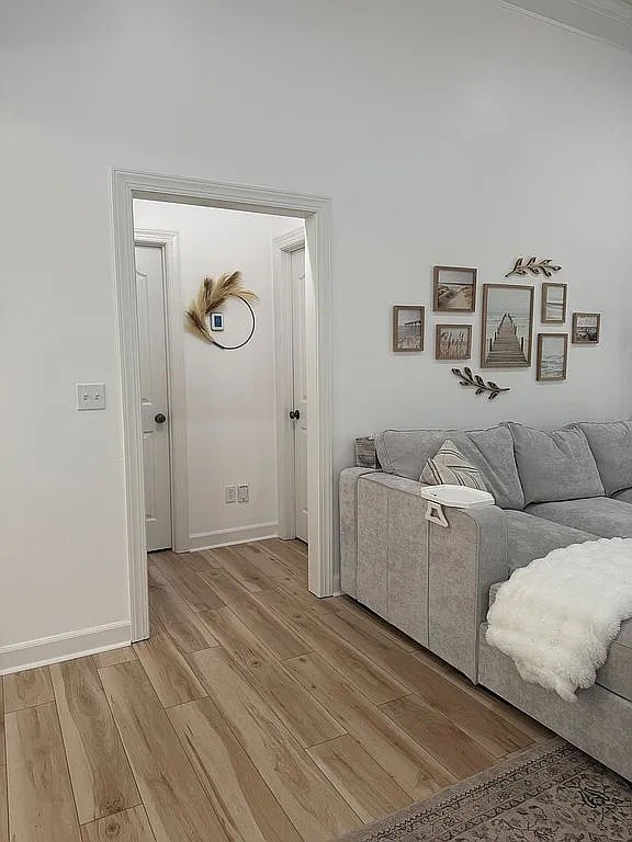 30 Brookhollow Cv