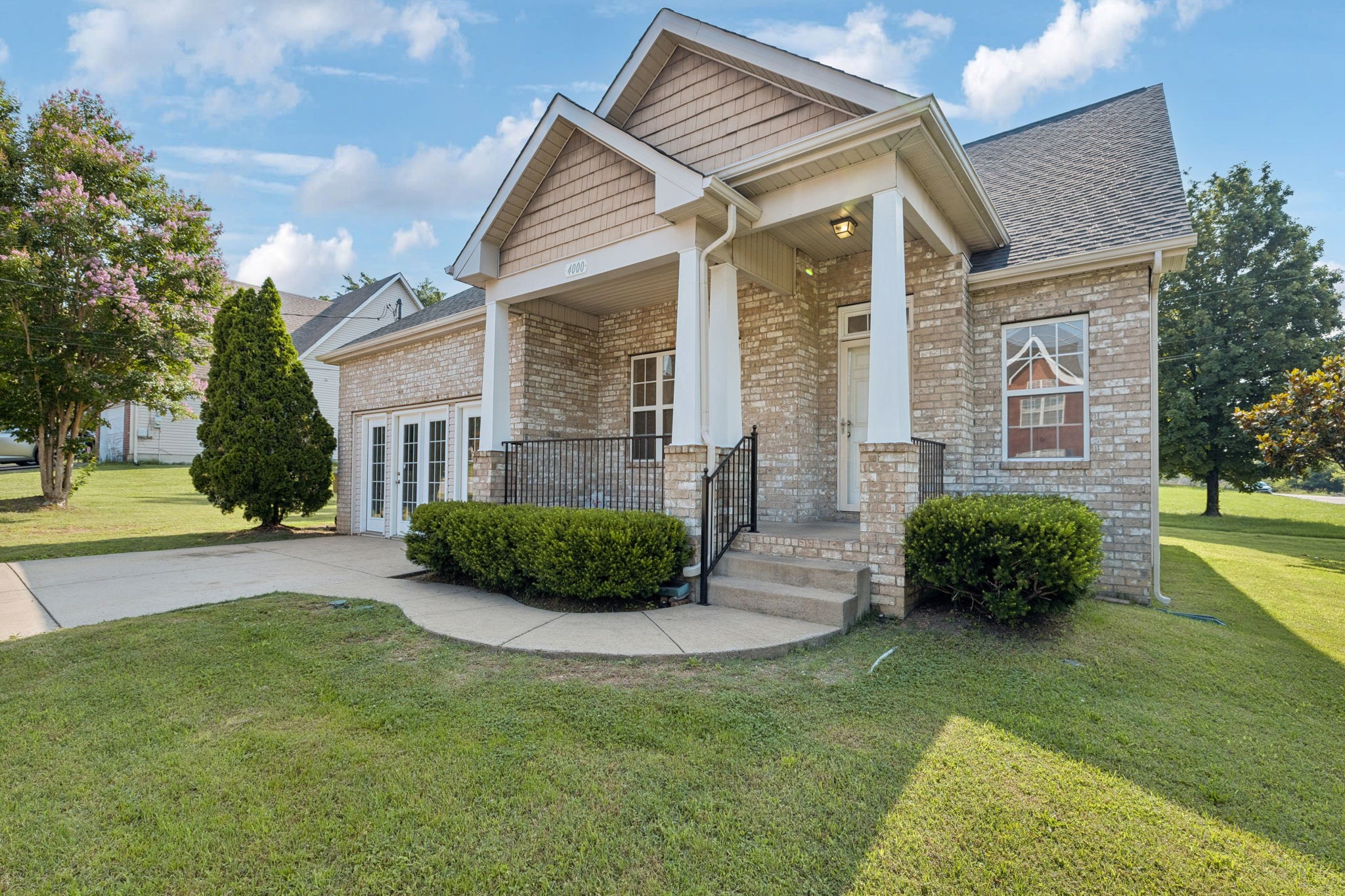 4000 Hollis Hill Dr