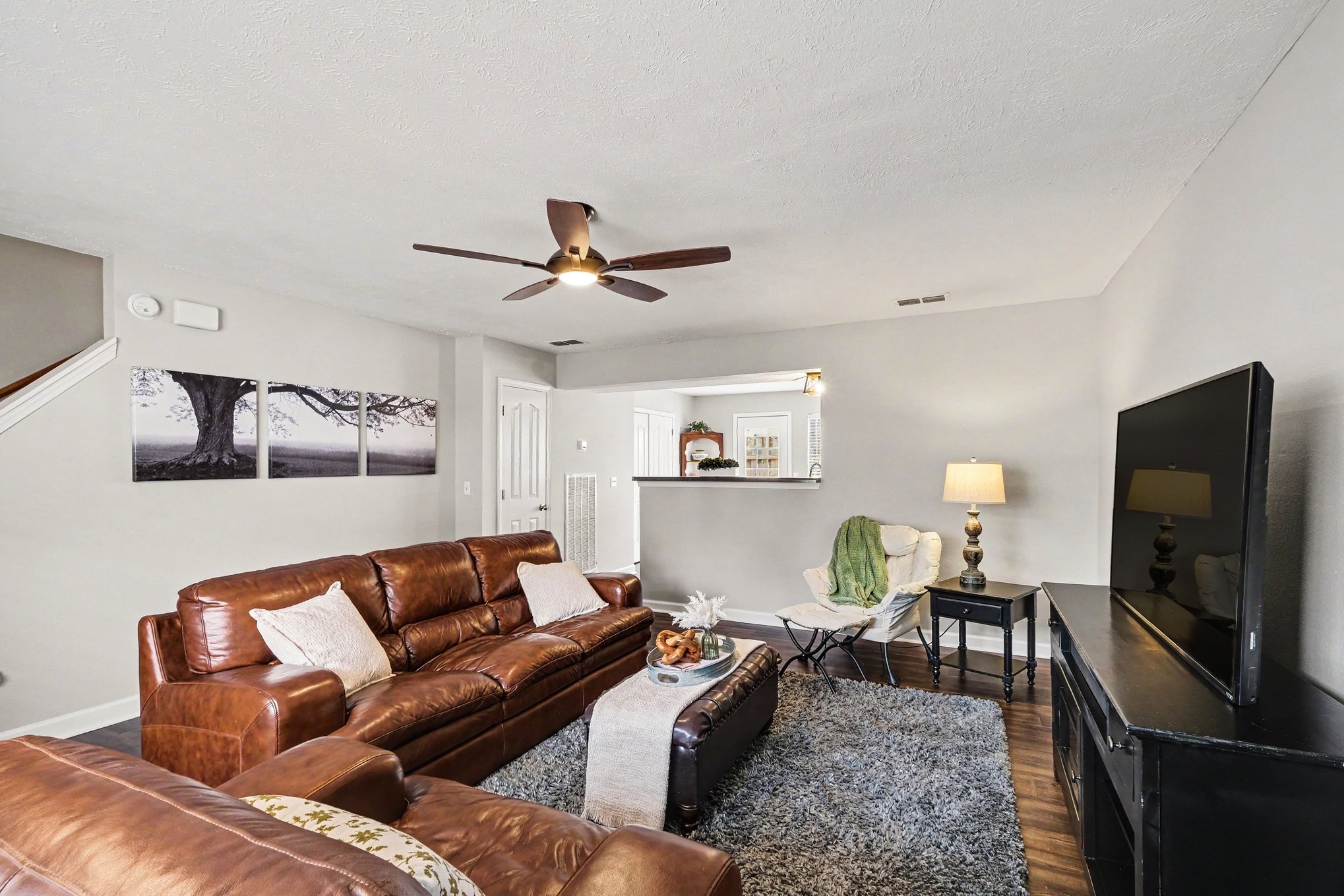 335 Arapaho Dr