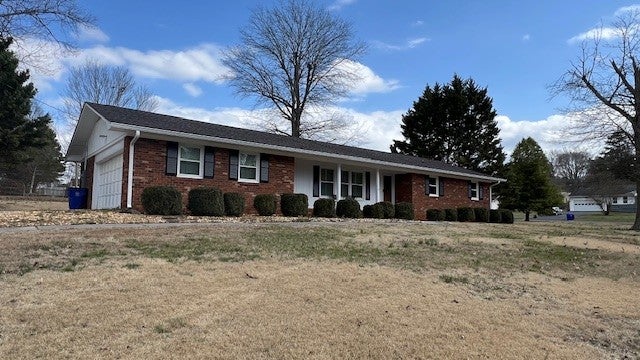 425 Westview Dr NE