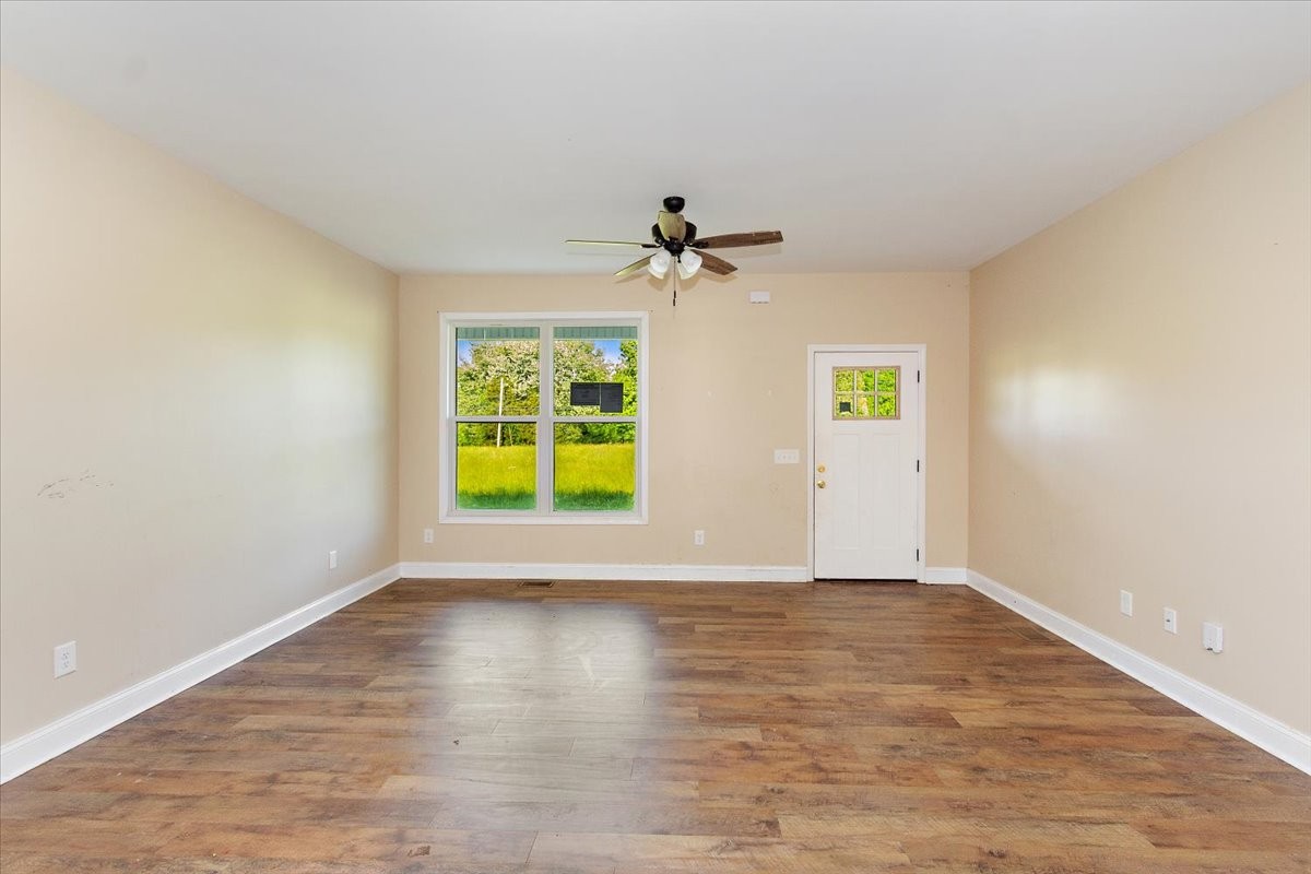 118 E Biggs Rd