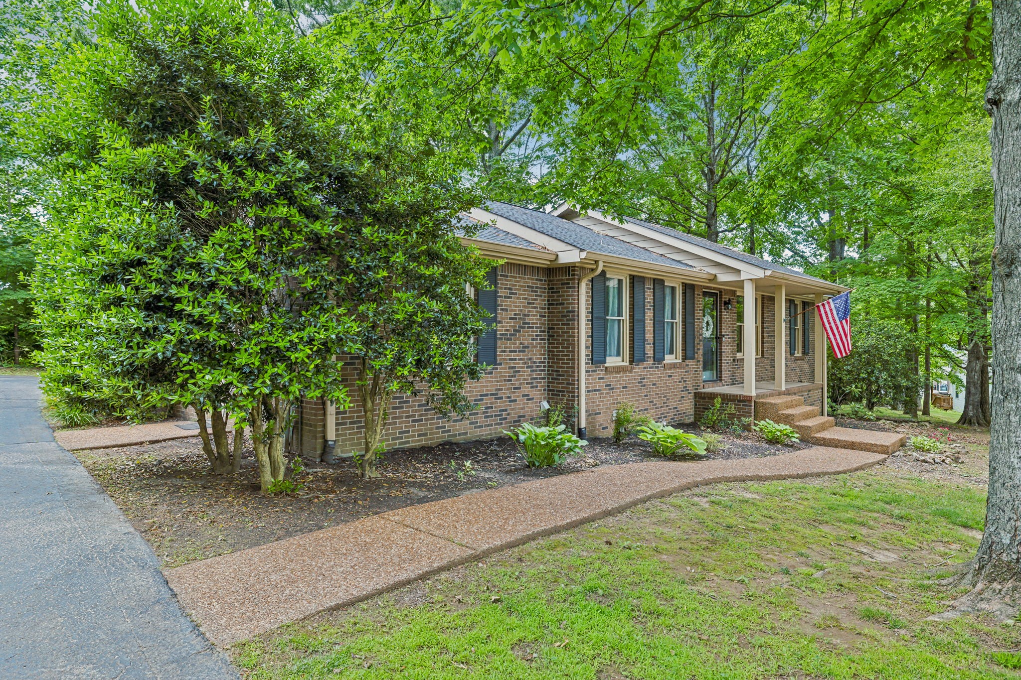 4005 S Hillwood Ct