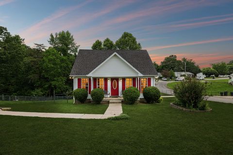 1000 Corlew Ln White Bluff TN 37187