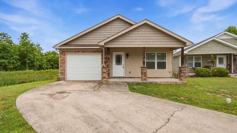 Photo of 1510 Southernwood Drive, Chattanooga, TN 37421 (MLS # 3211114)