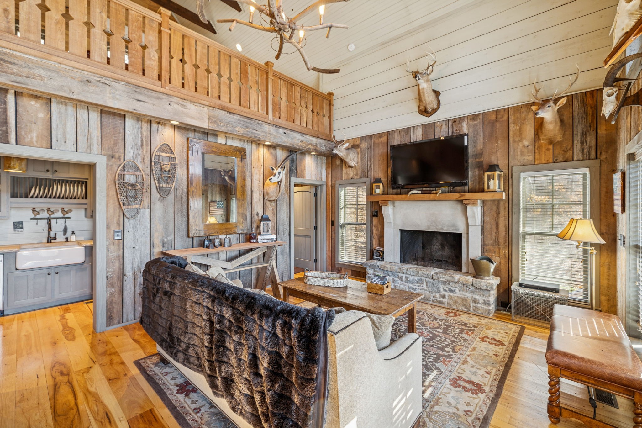 935 Leatherwood Creek Rd S