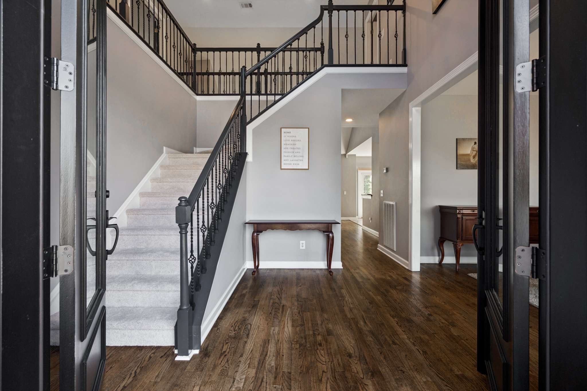 401 Woodcrest Ln