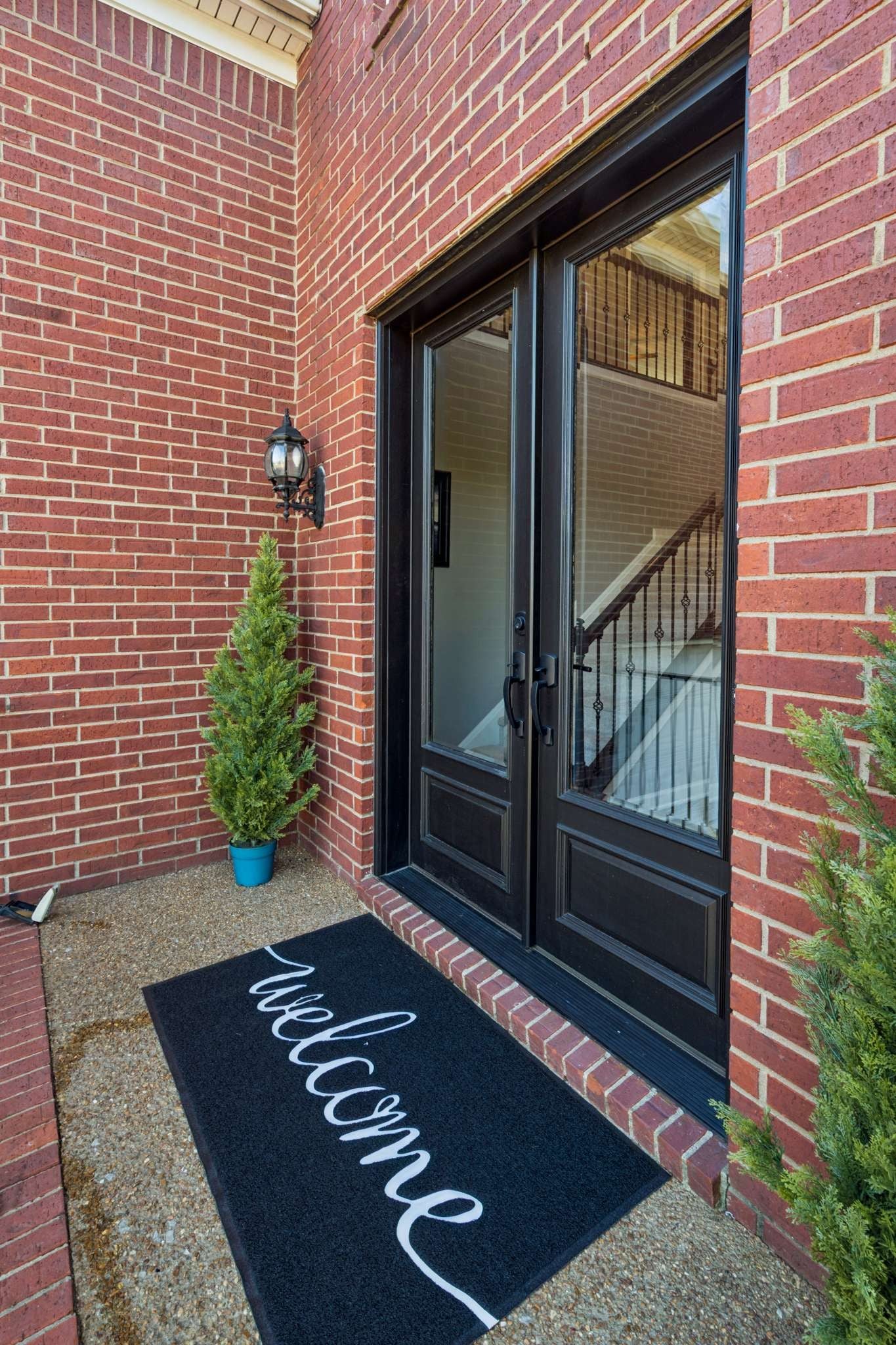 401 Woodcrest Ln