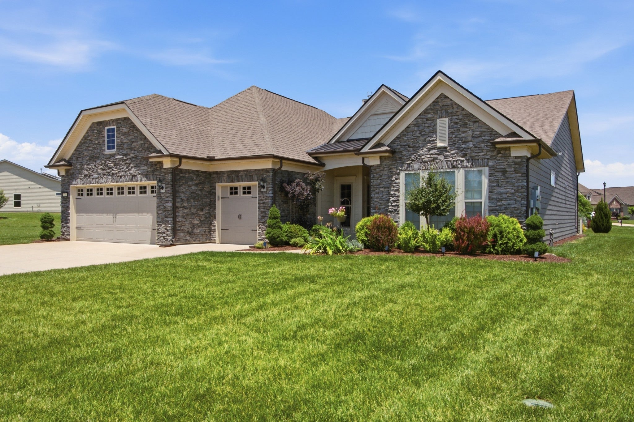 Search Listings 3 2204 Henderson Dr