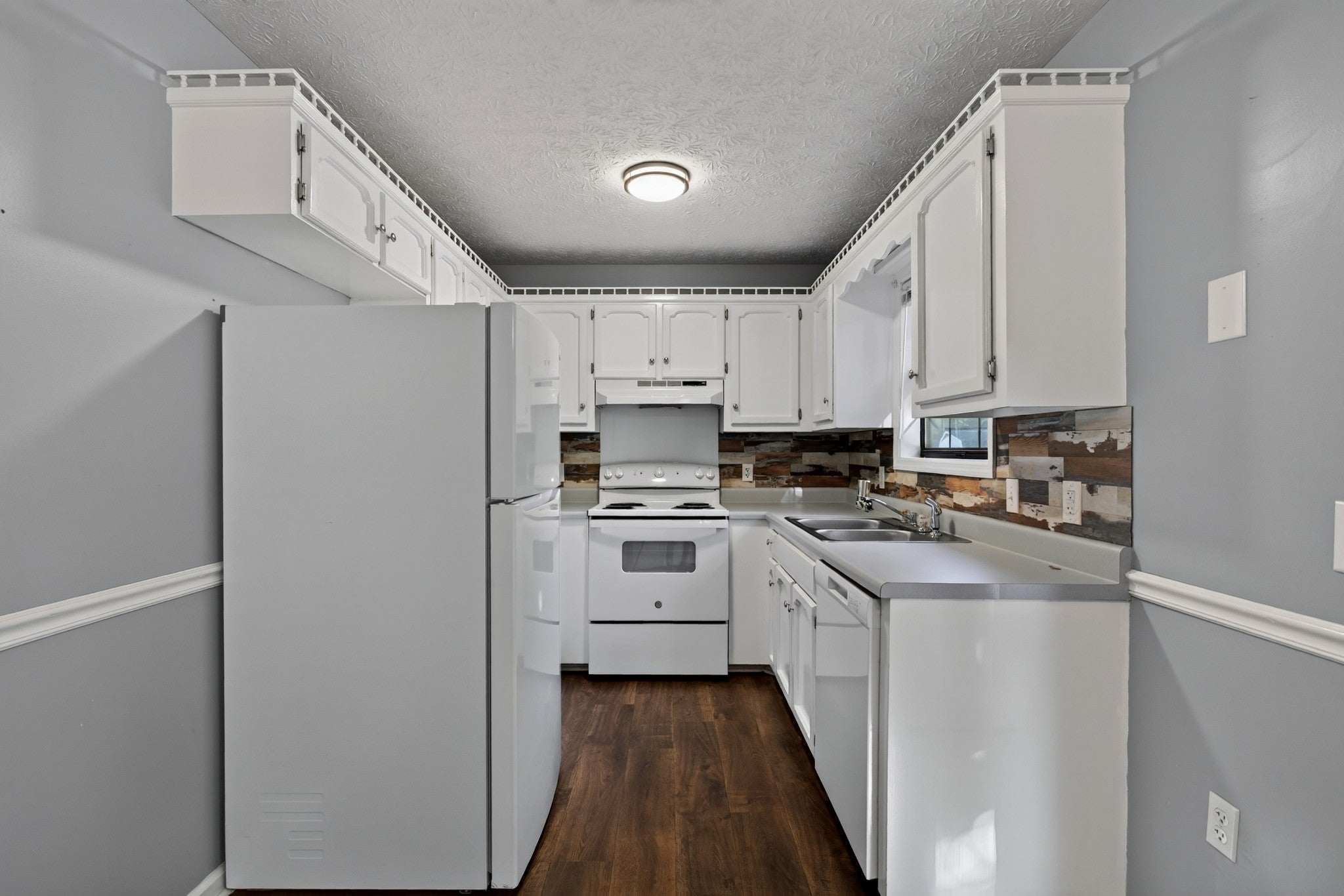 216 Oakdale Drive