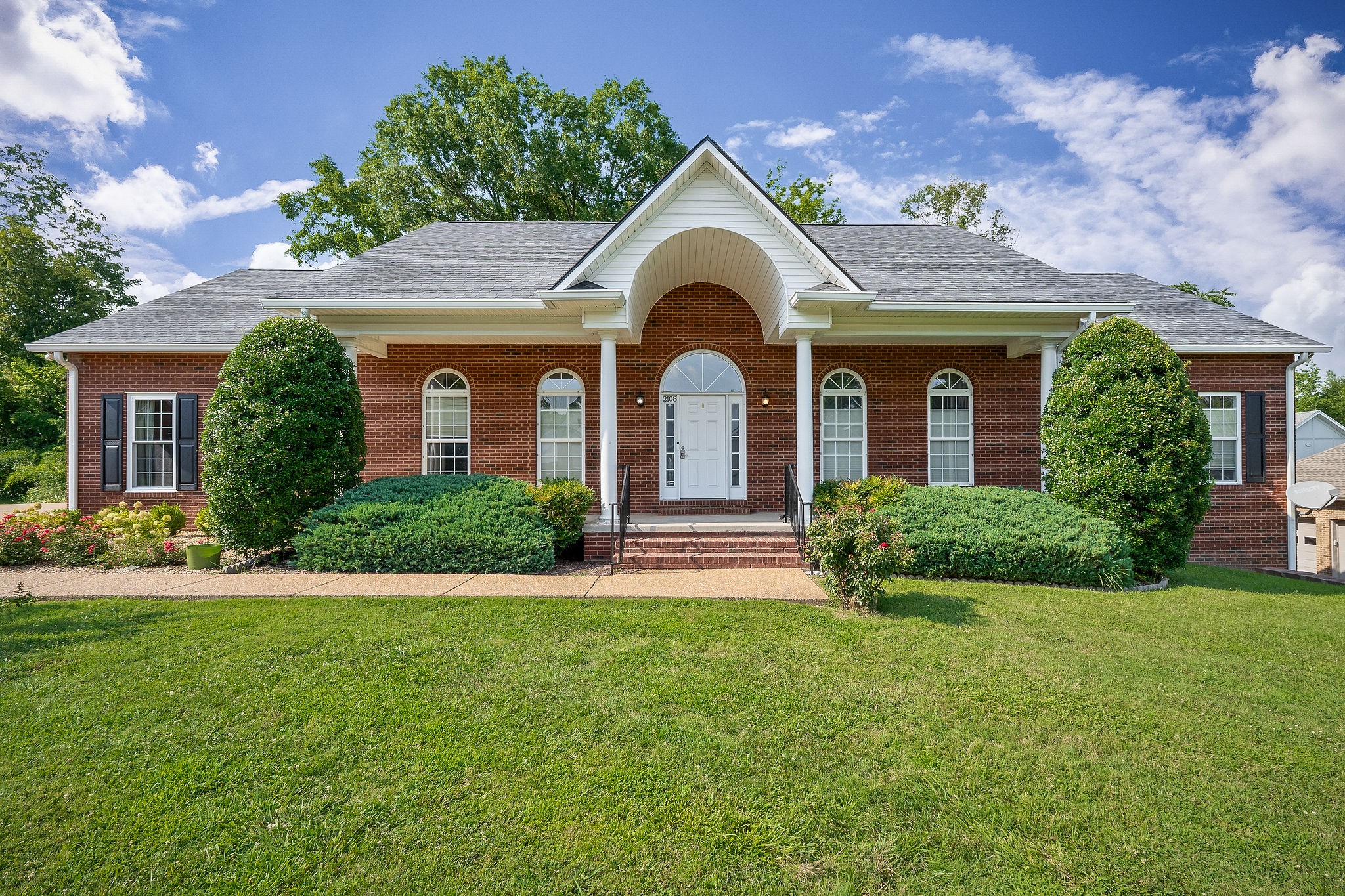 2108 Boxwood Cir