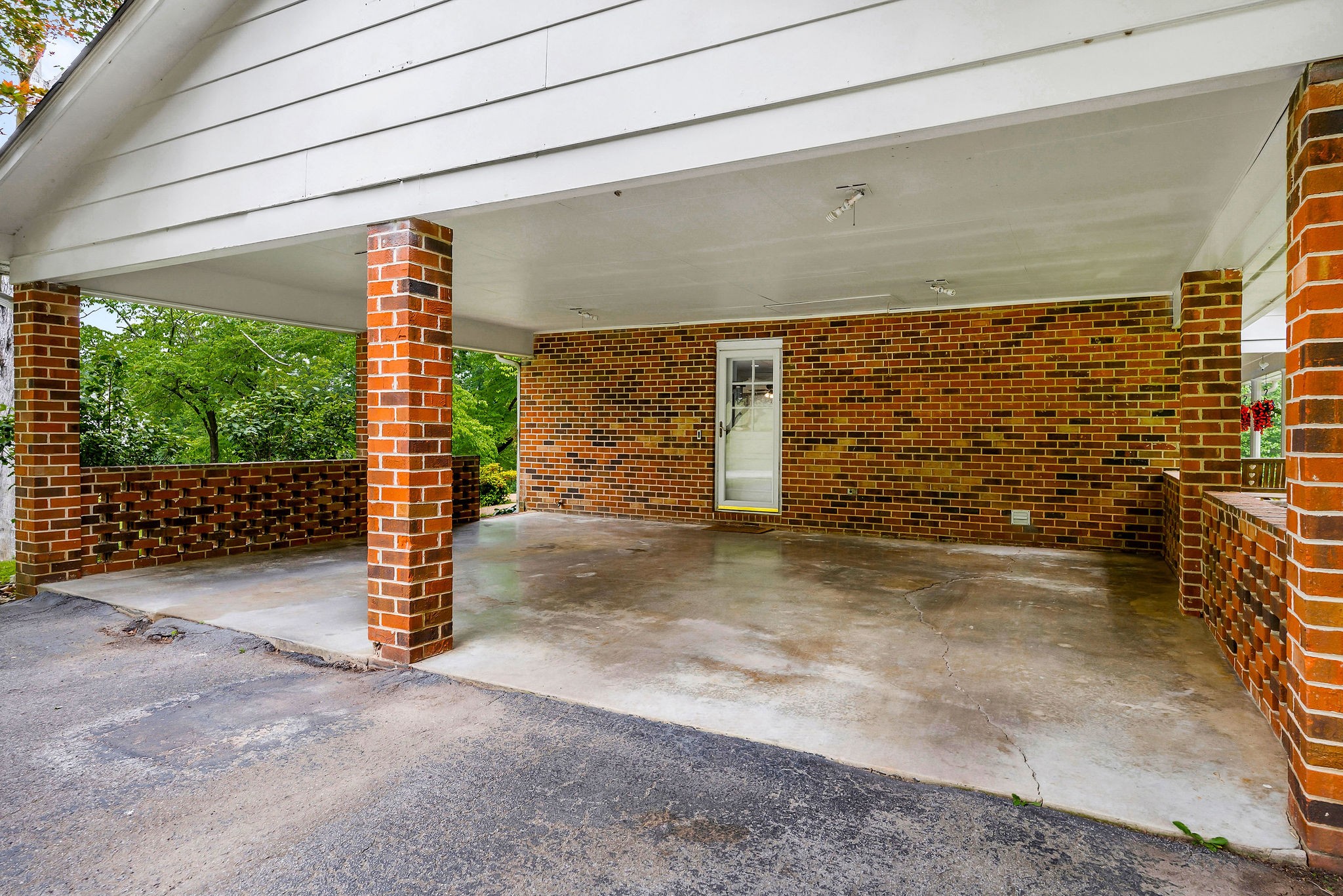 526 Margaret Cir
