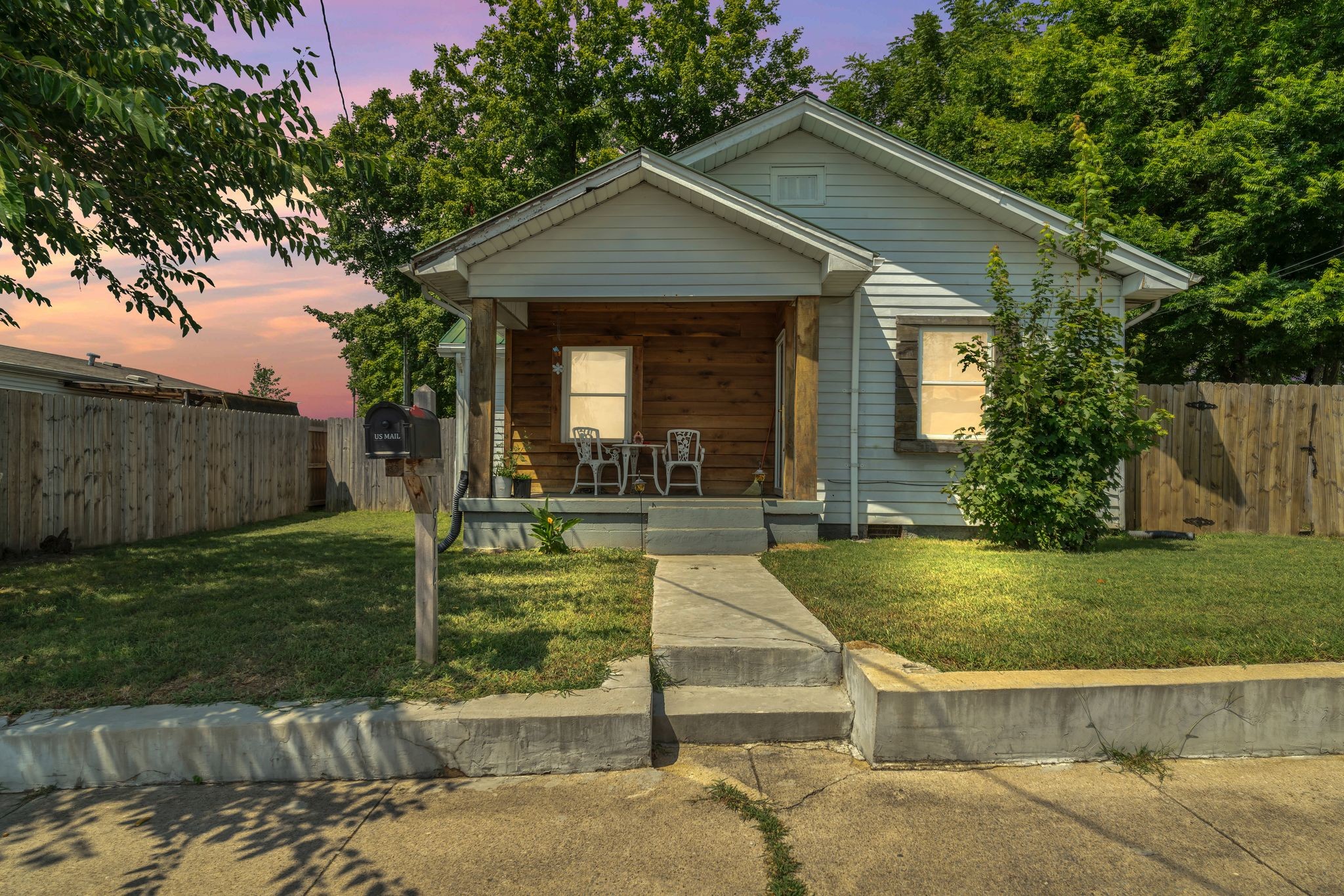 514 8th Ave E