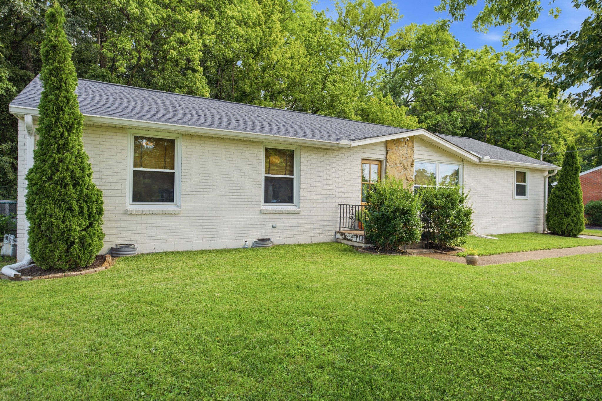 3-bed listing at 204 Overcrest Ct, Nashville