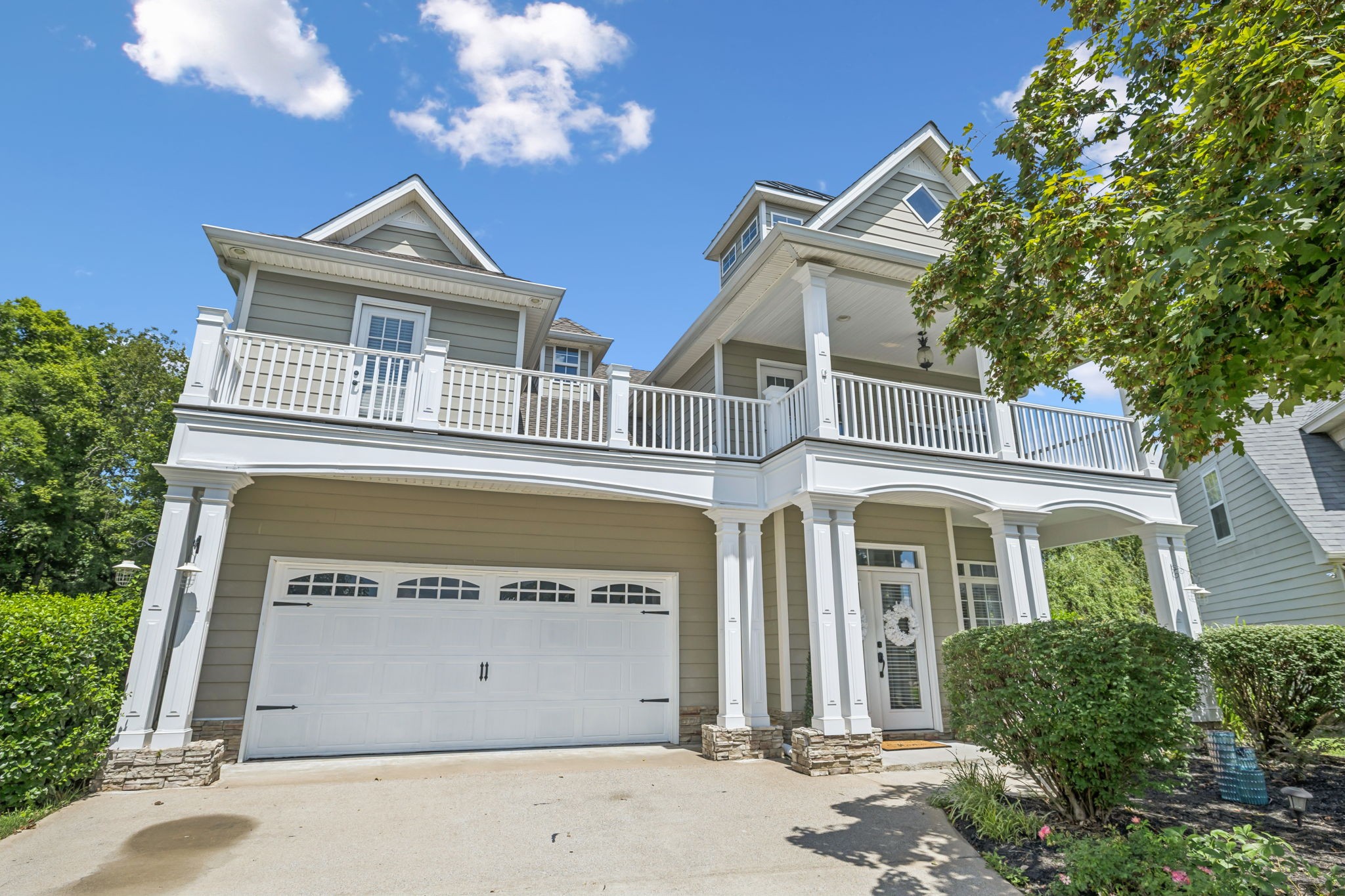 1526 Dewsbury Dr