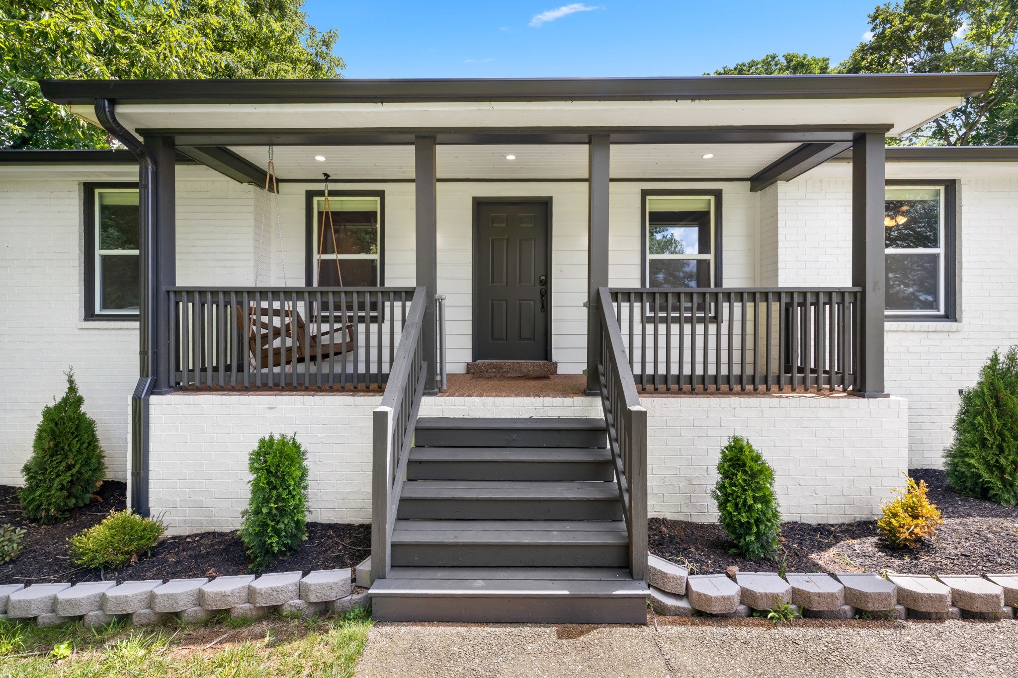 102 Walton Ct