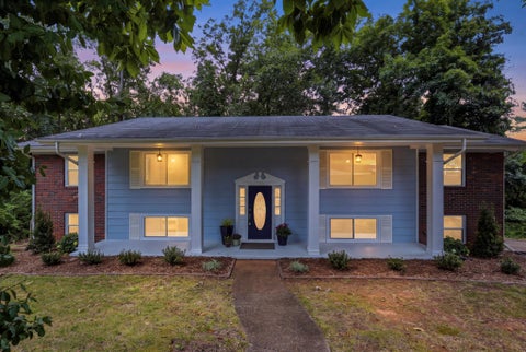Photo of 2824 Ridgecrest Drive, Chattanooga, TN 37406 (MLS # 3529058)