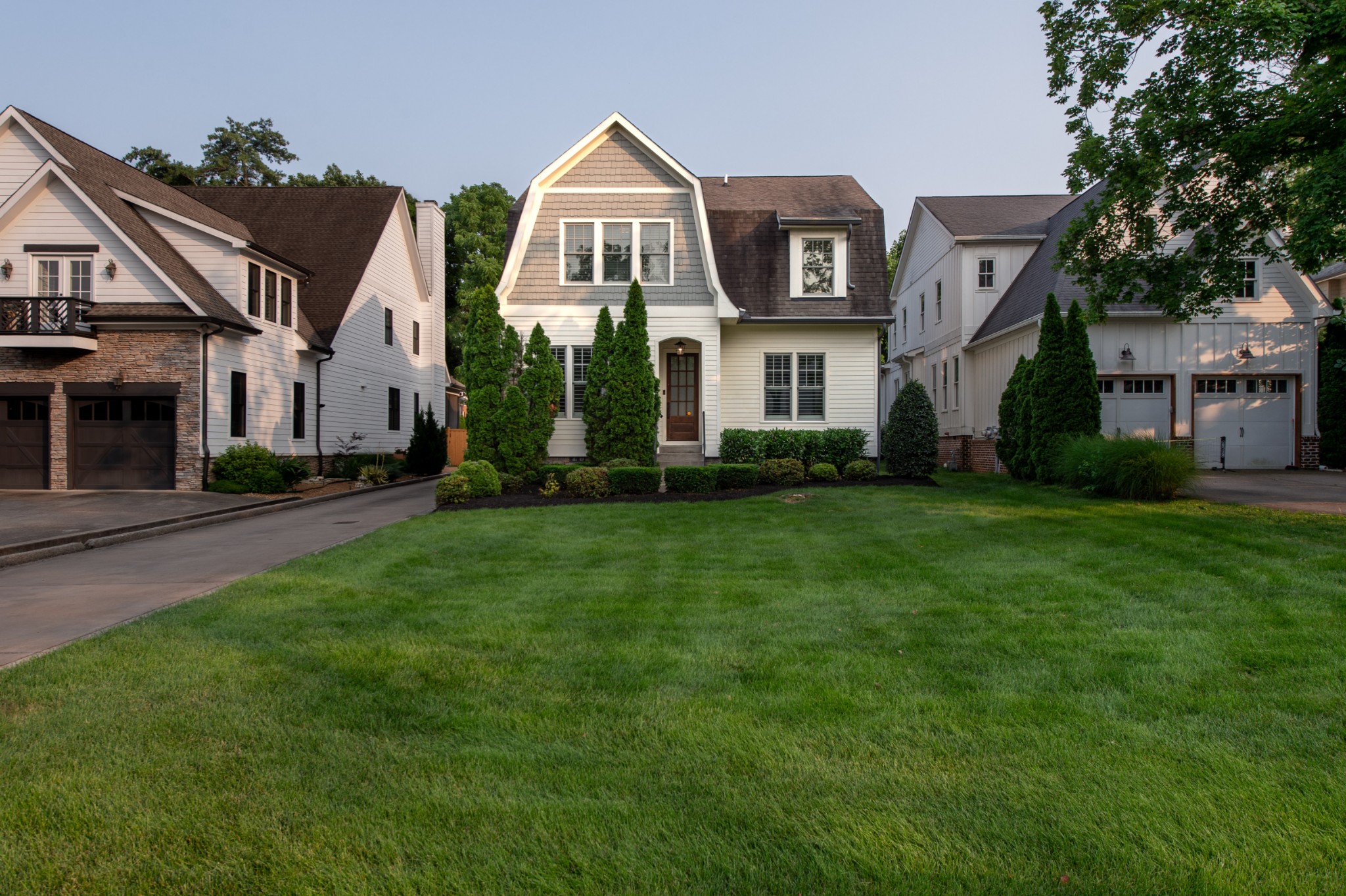 4156 Outer Dr