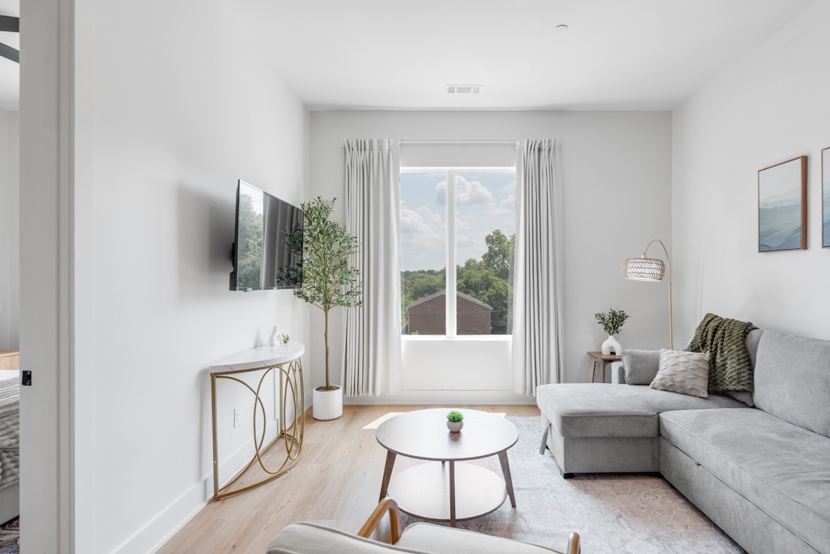 1090 Haysboro Ave 205