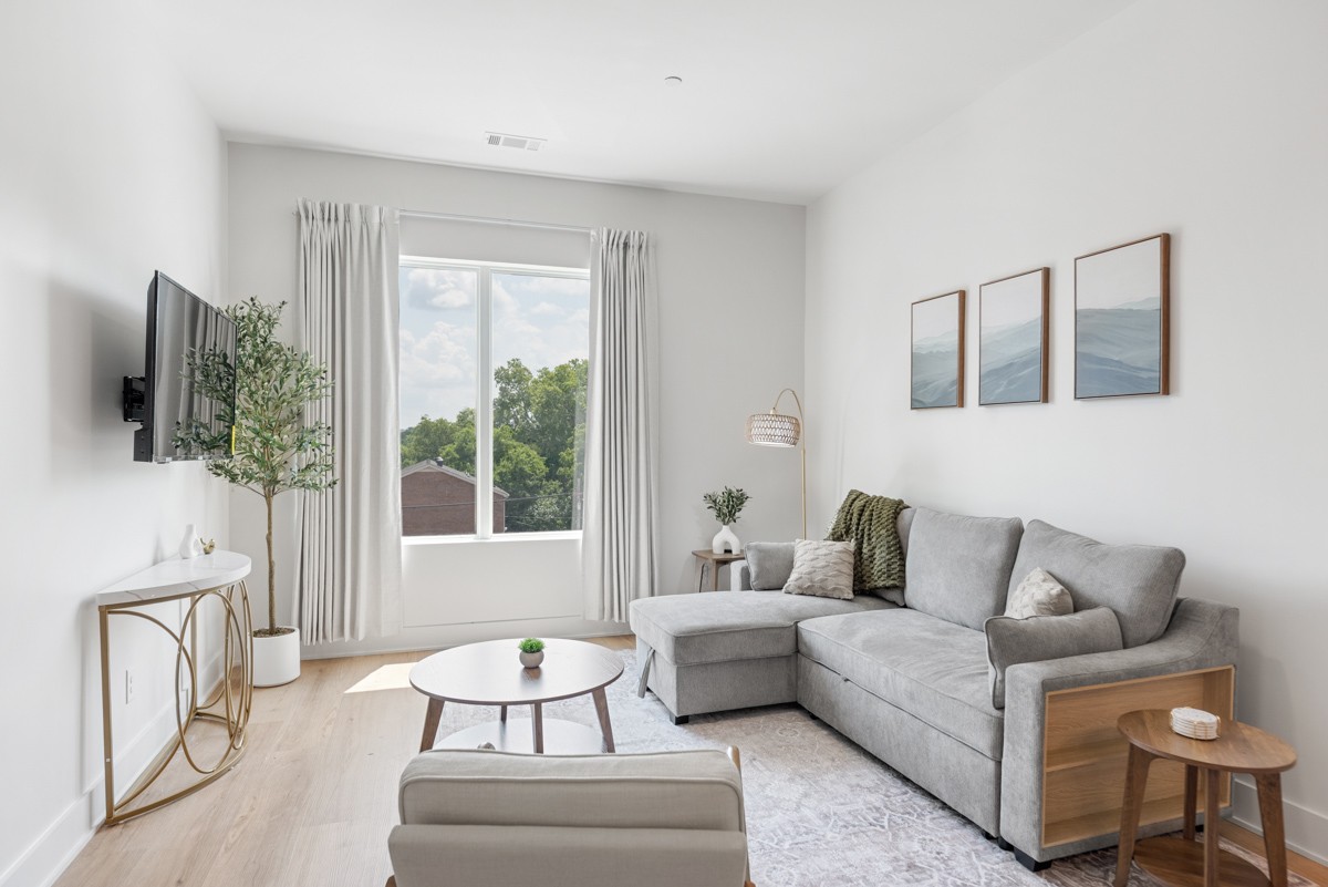 1090 Haysboro Ave 205