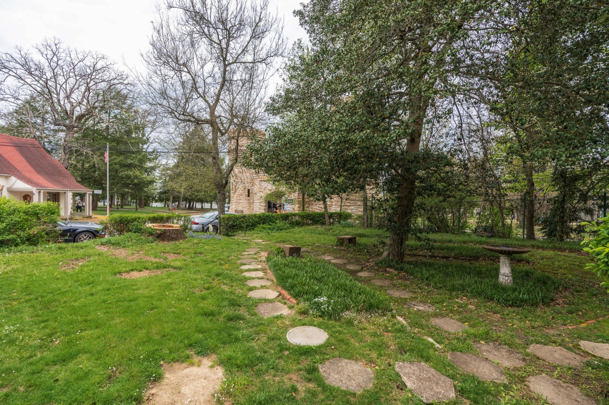 1117 E Brow Road