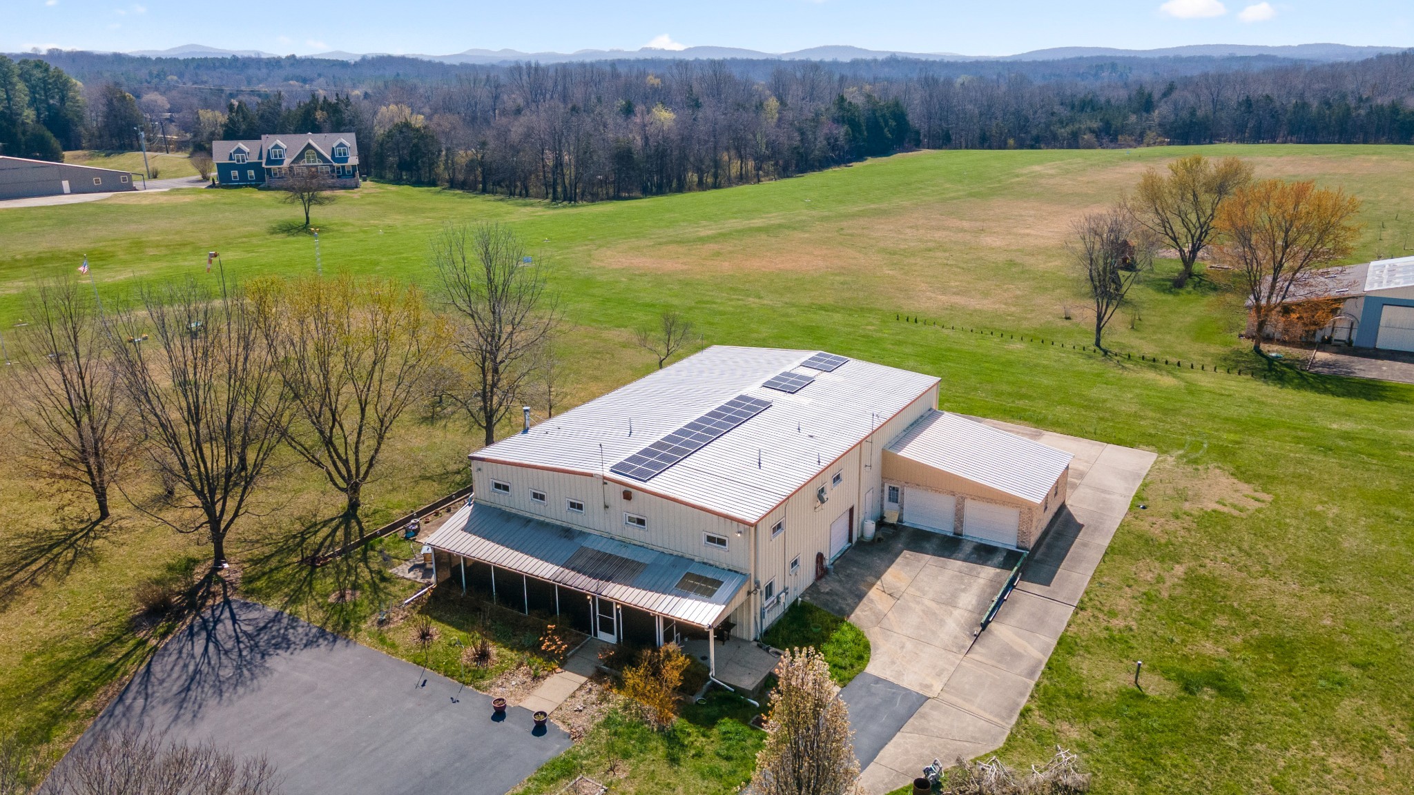 205 Gwynn Rd Hangar #8