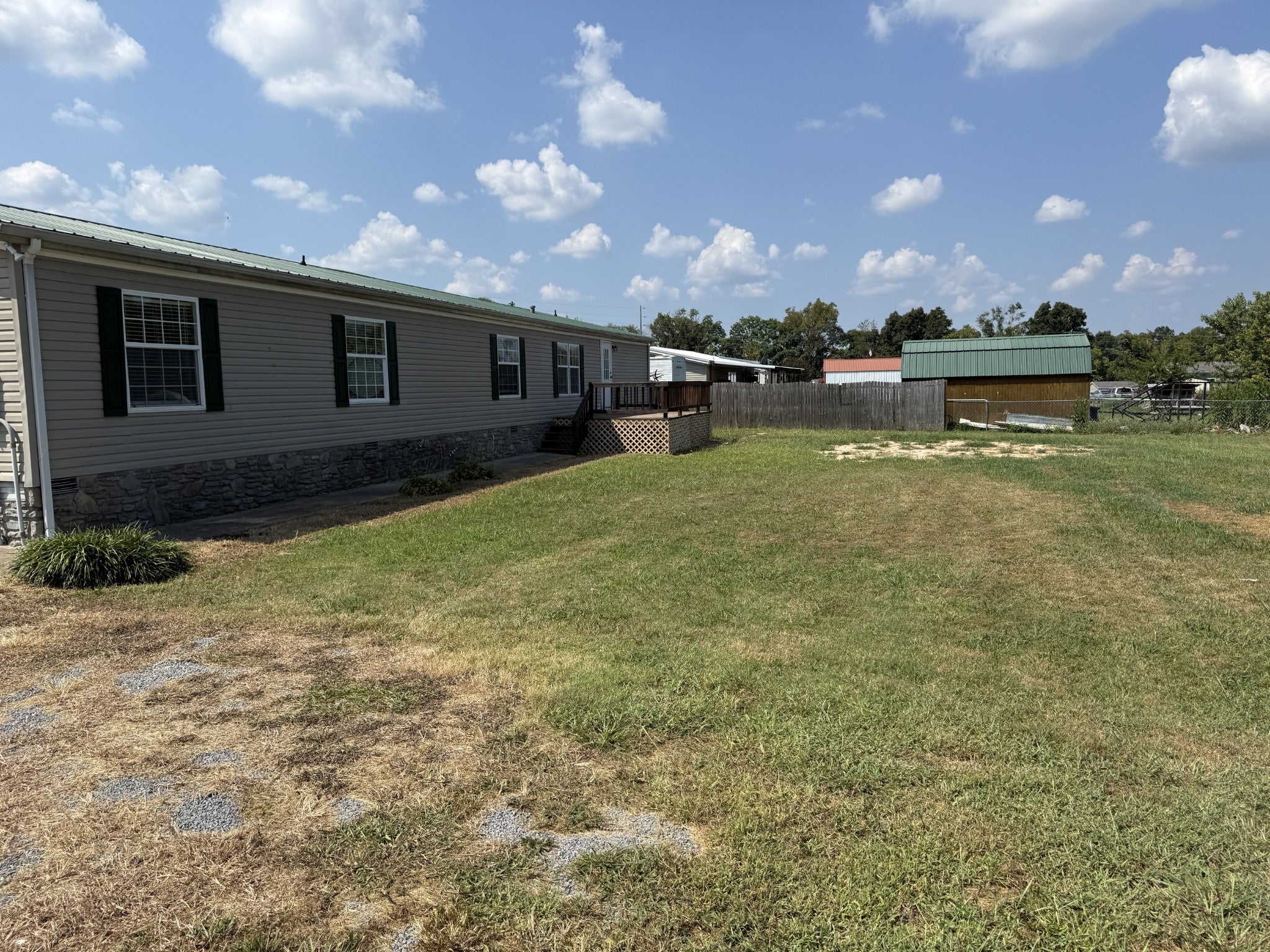 935 Pointe Ln
