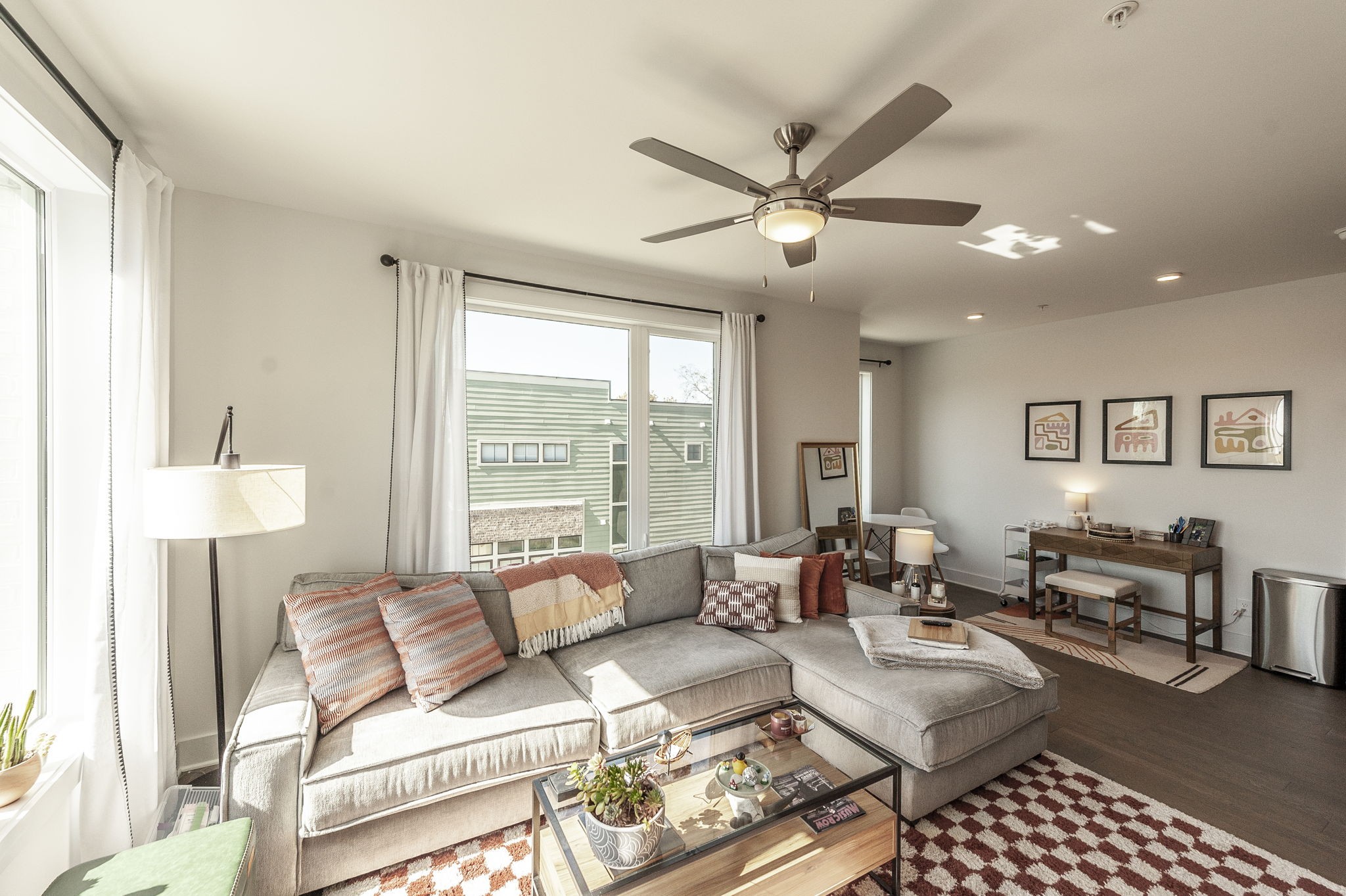 1041 E Trinity Ln 301