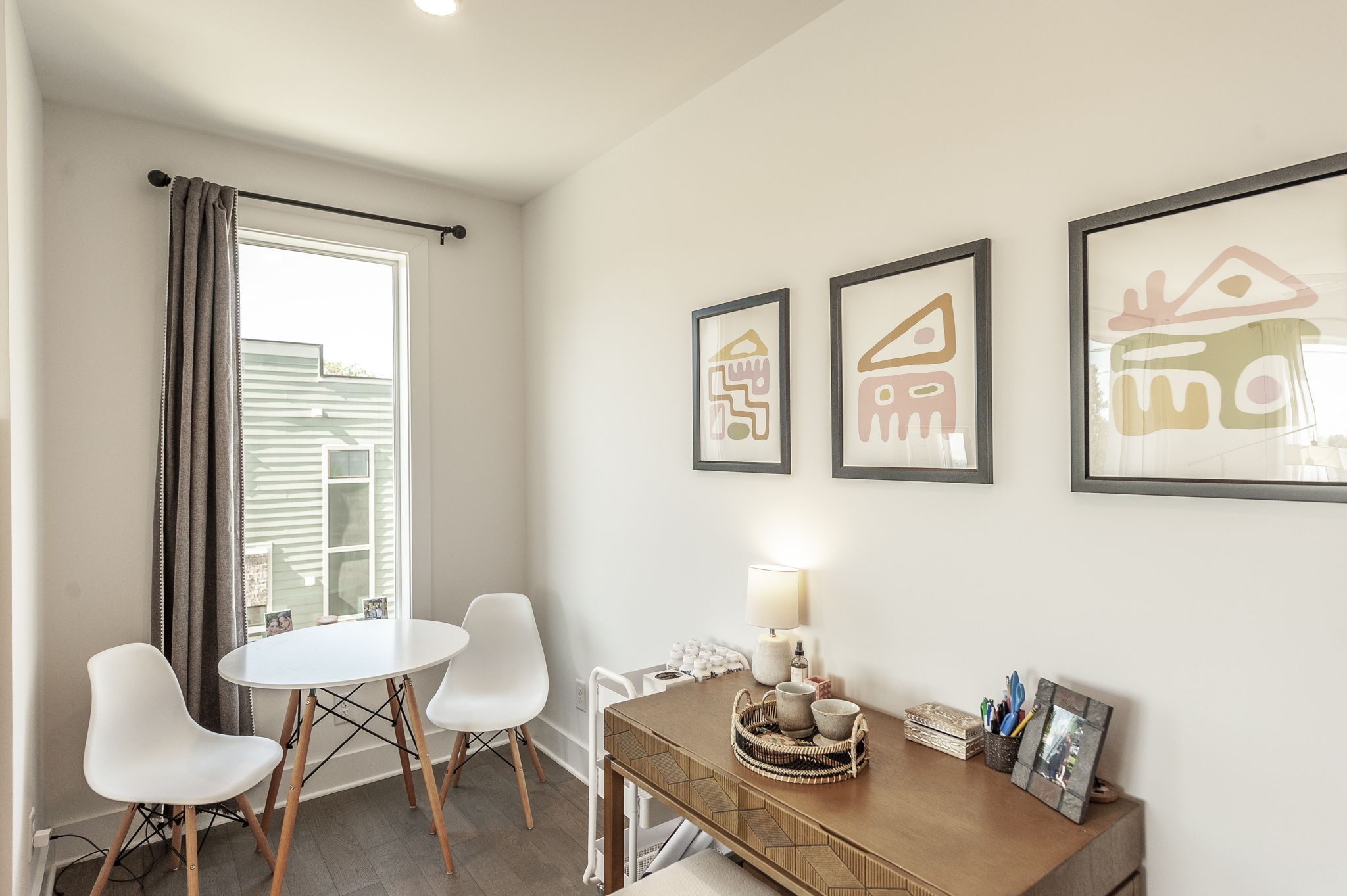 1041 E Trinity Ln 301