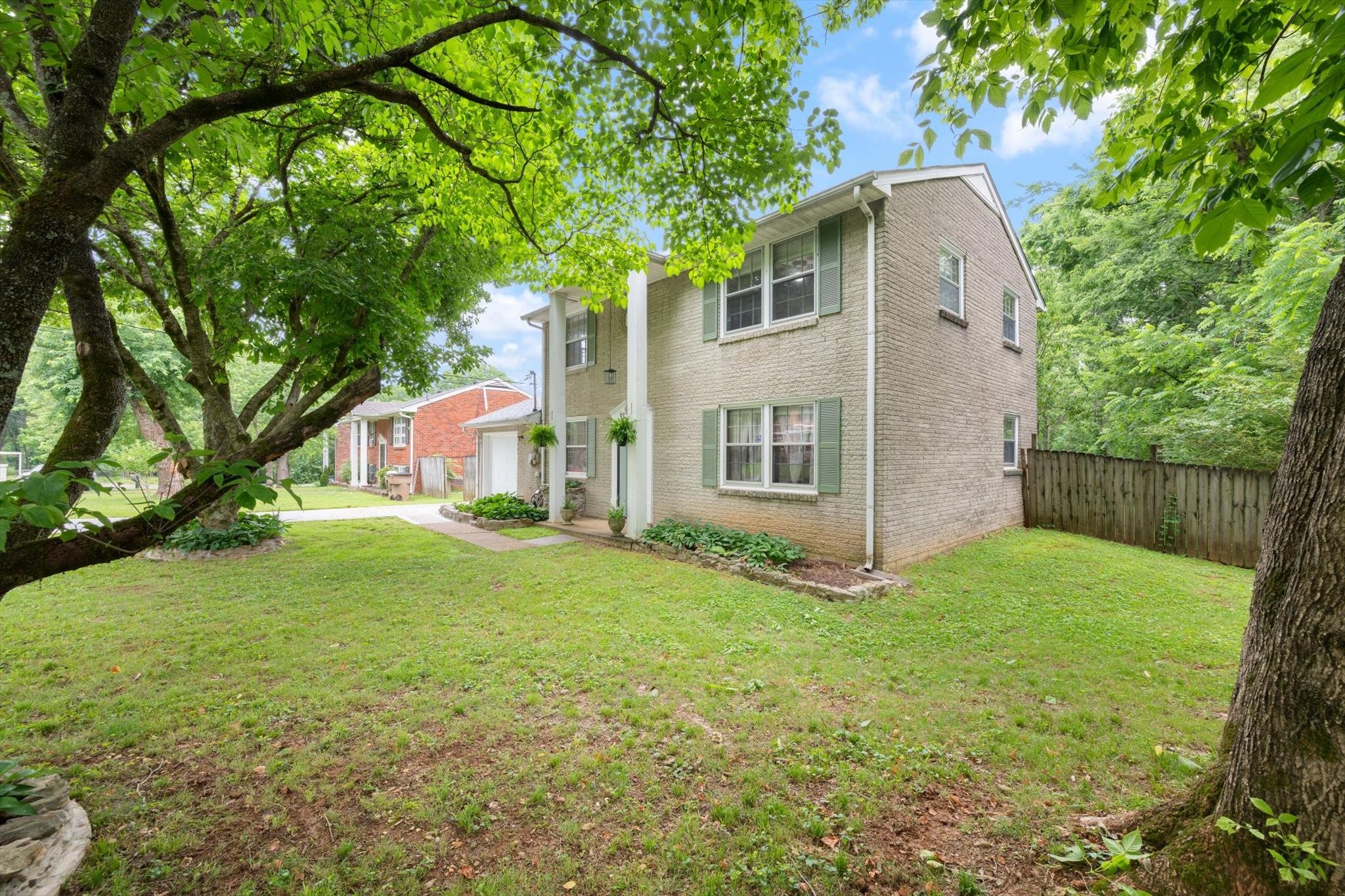 3243 Cloverwood Dr