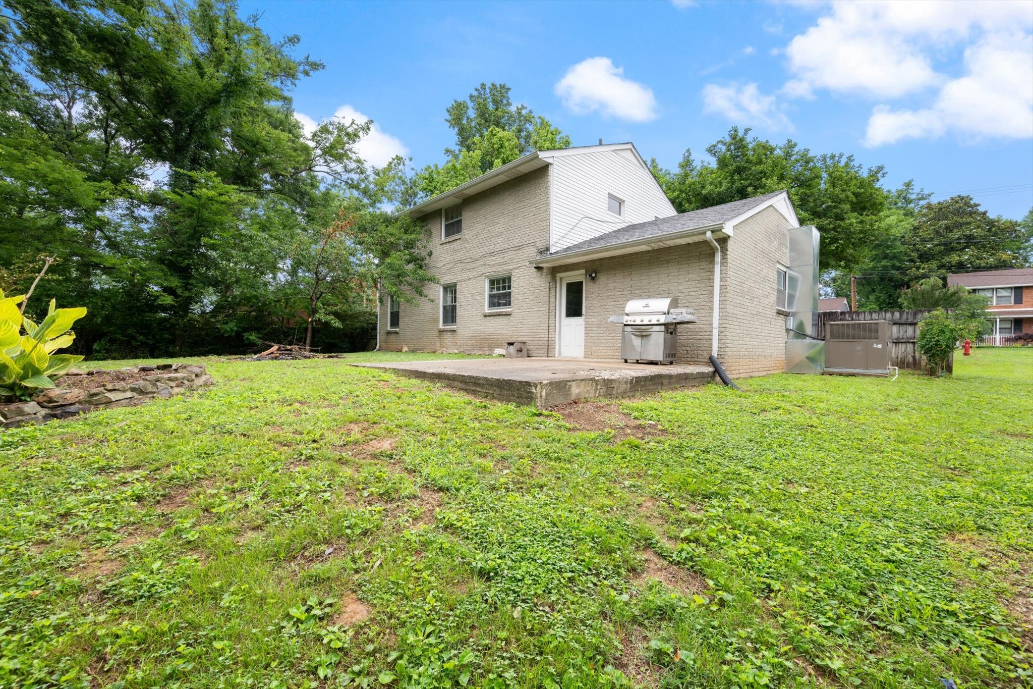 3243 Cloverwood Dr