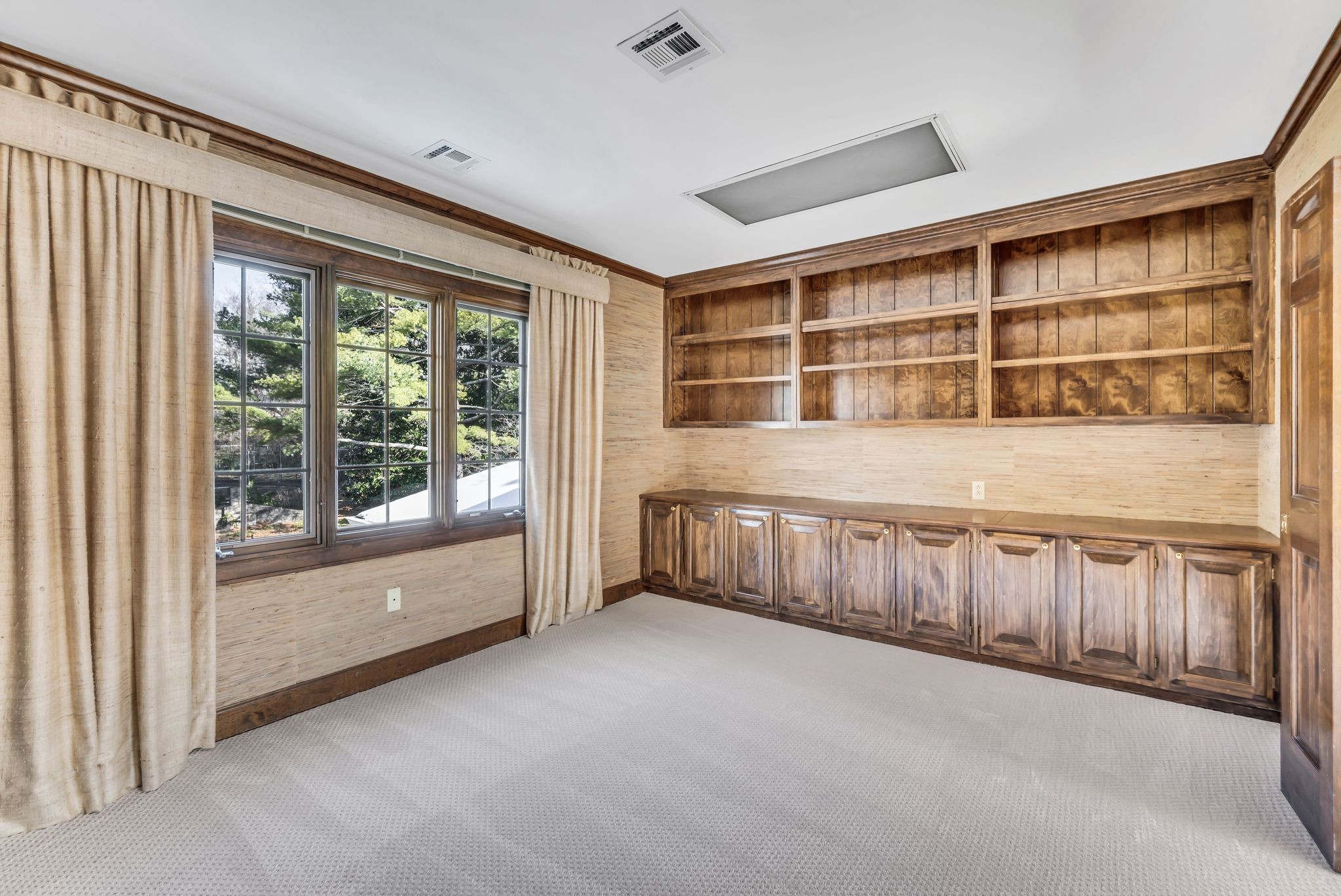 Nashville, Tennessee 37215, United States, 5 Bedrooms Bedrooms, ,5 BathroomsBathrooms,Residential,Active,17251