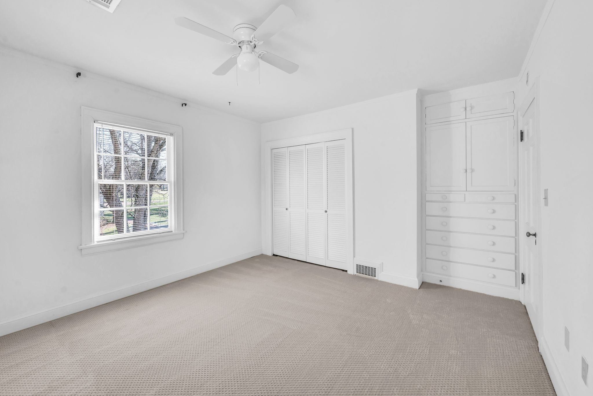 Nashville, Tennessee 37215, United States, 5 Bedrooms Bedrooms, ,5 BathroomsBathrooms,Residential,Active,17251