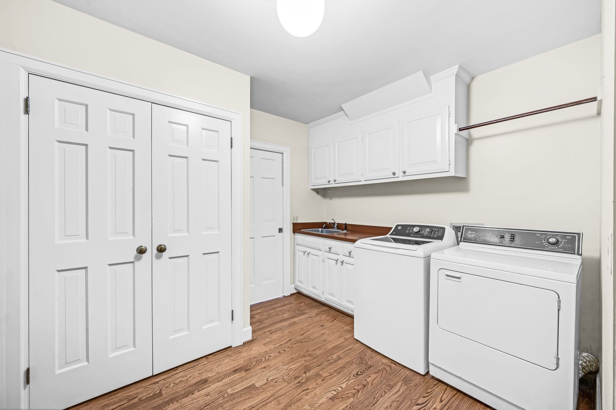 Nashville, Tennessee 37215, United States, 5 Bedrooms Bedrooms, ,5 BathroomsBathrooms,Residential,Active,17251